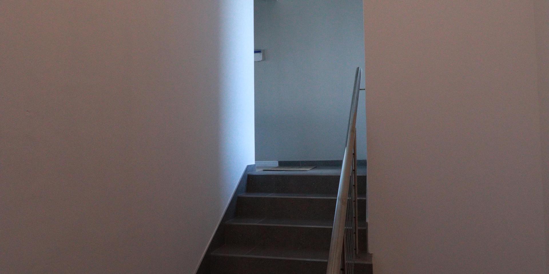Image 5 of 6