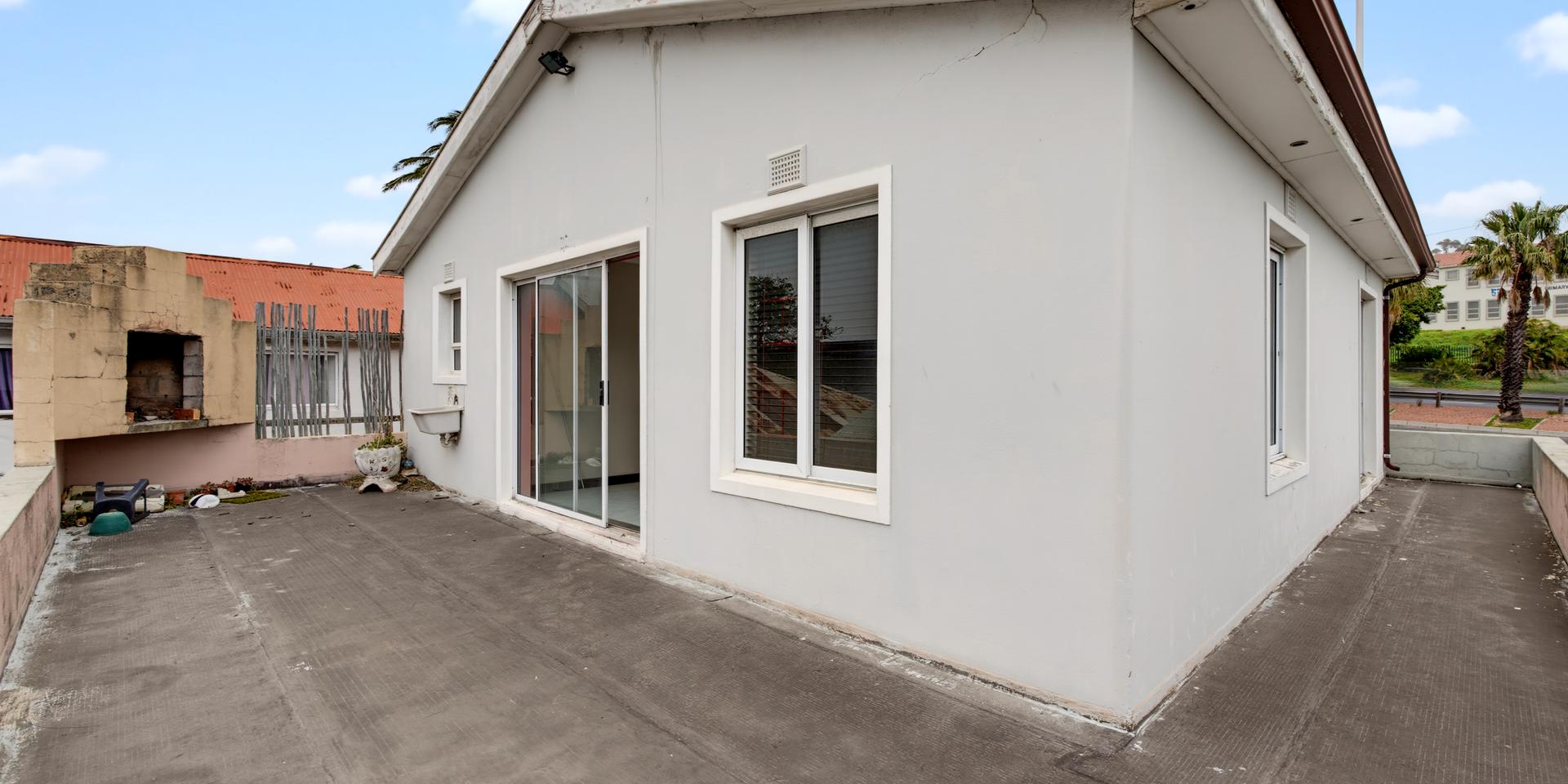 Image 5 of 6