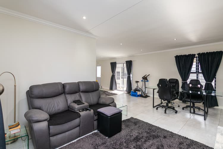 Main property image