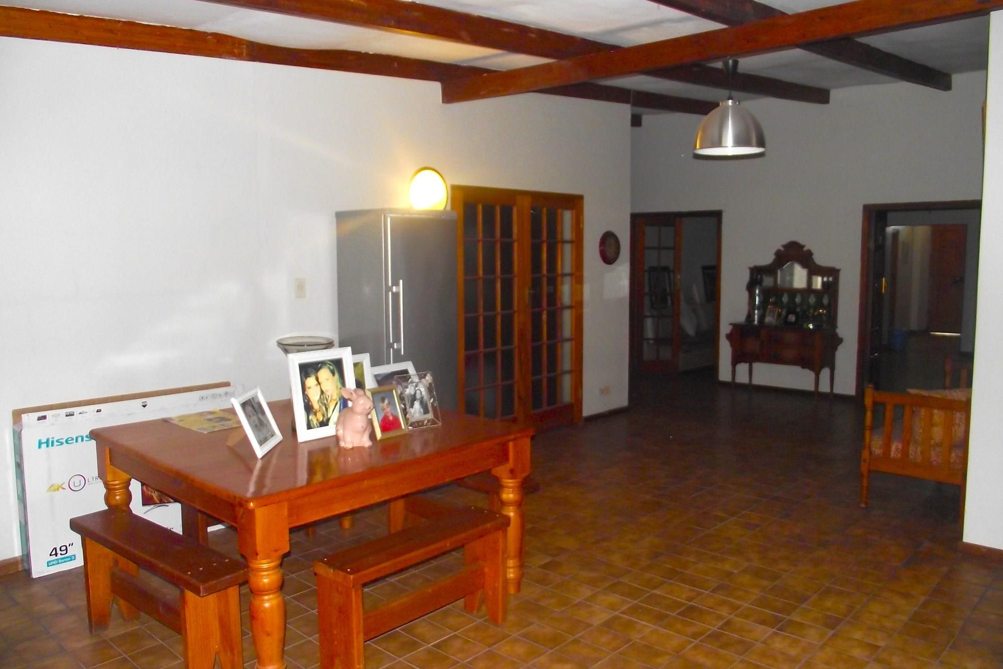 Image 4 of 6
