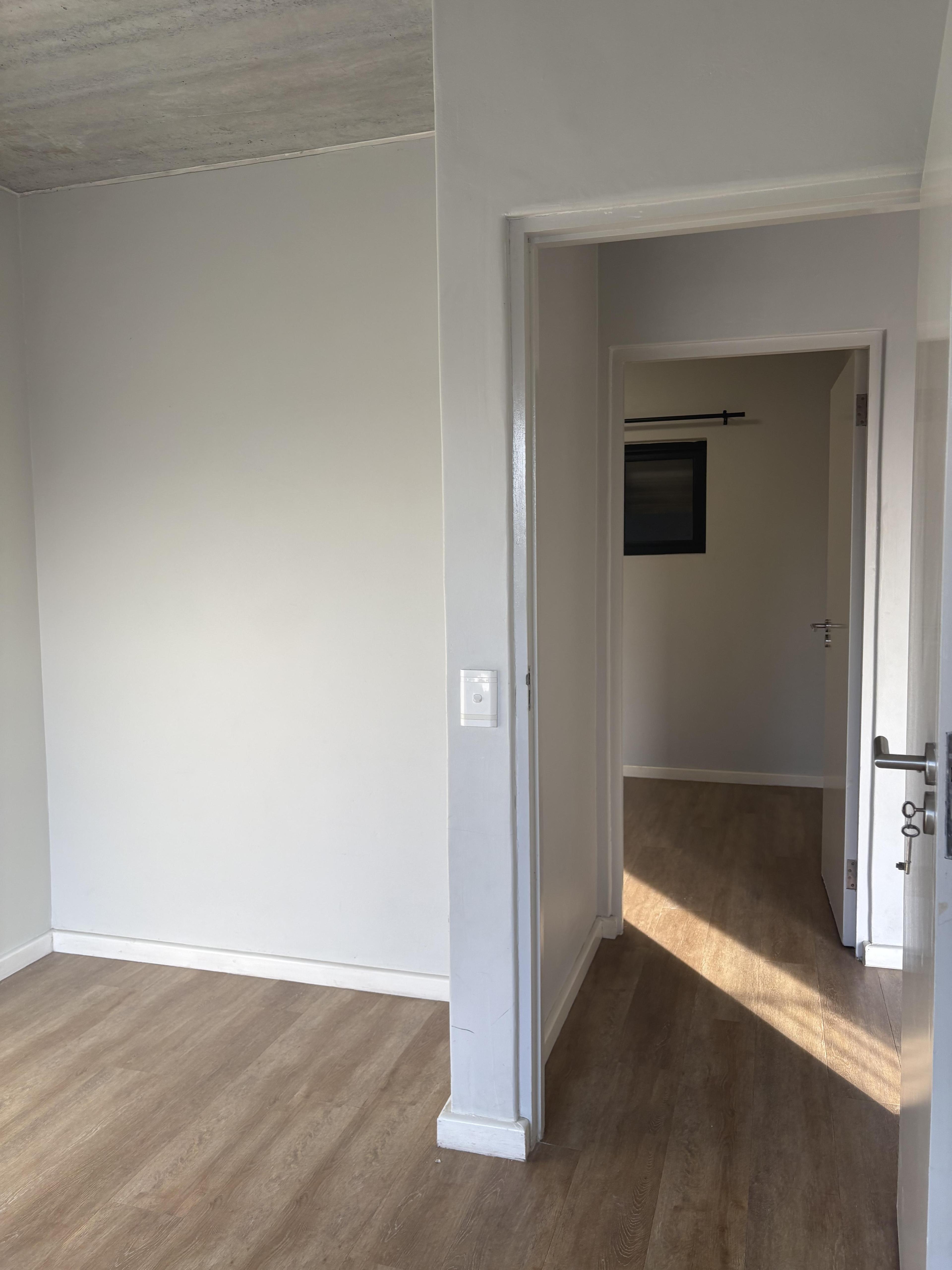 Image 2 of 6