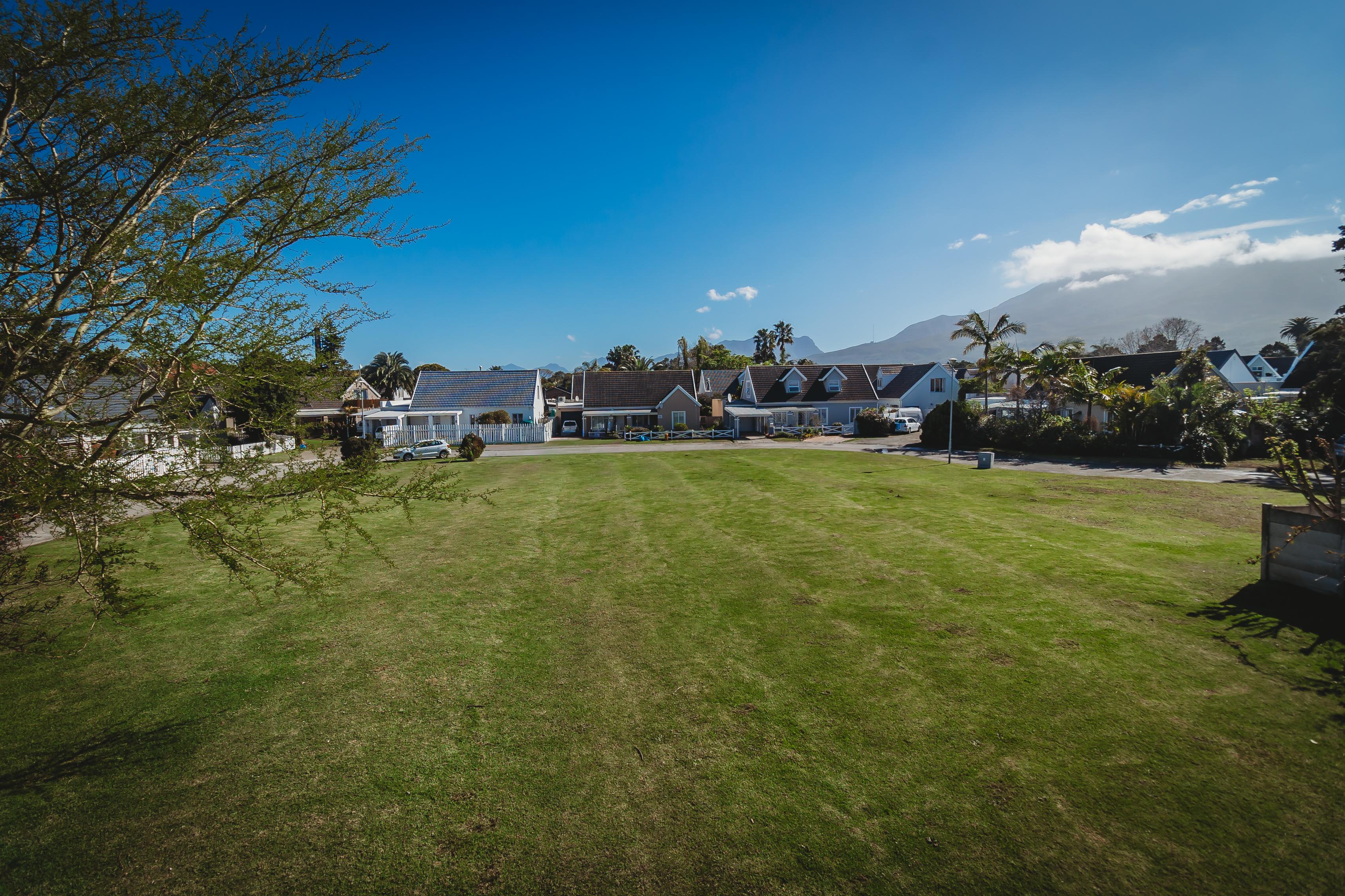 Image 4 of 6