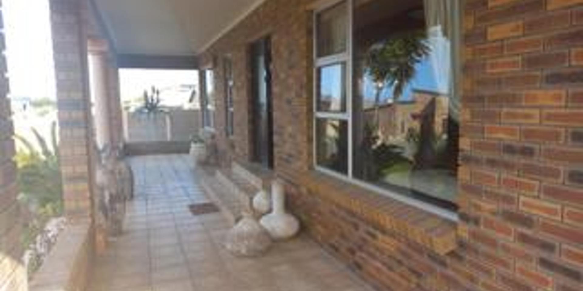 Image 3 of 6