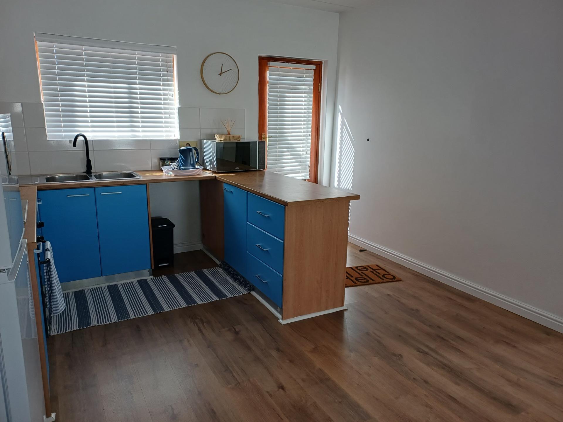Image 3 of 6