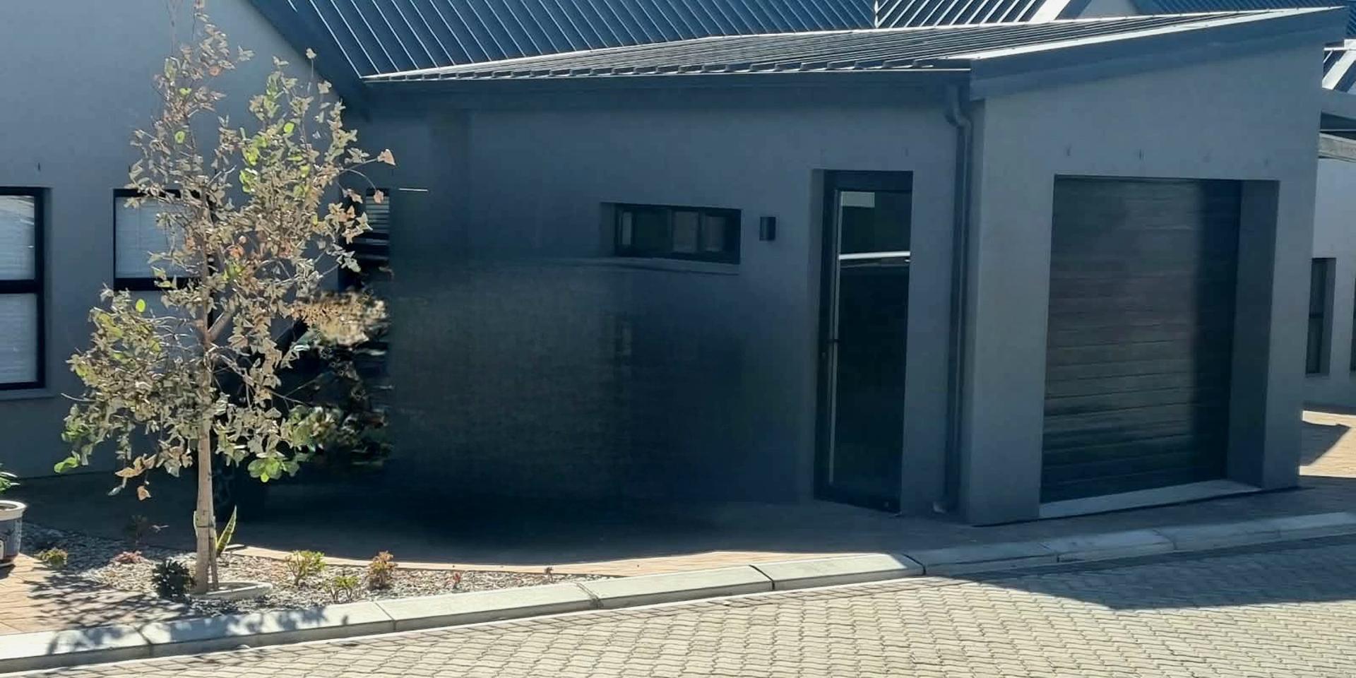 Image 3 of 6