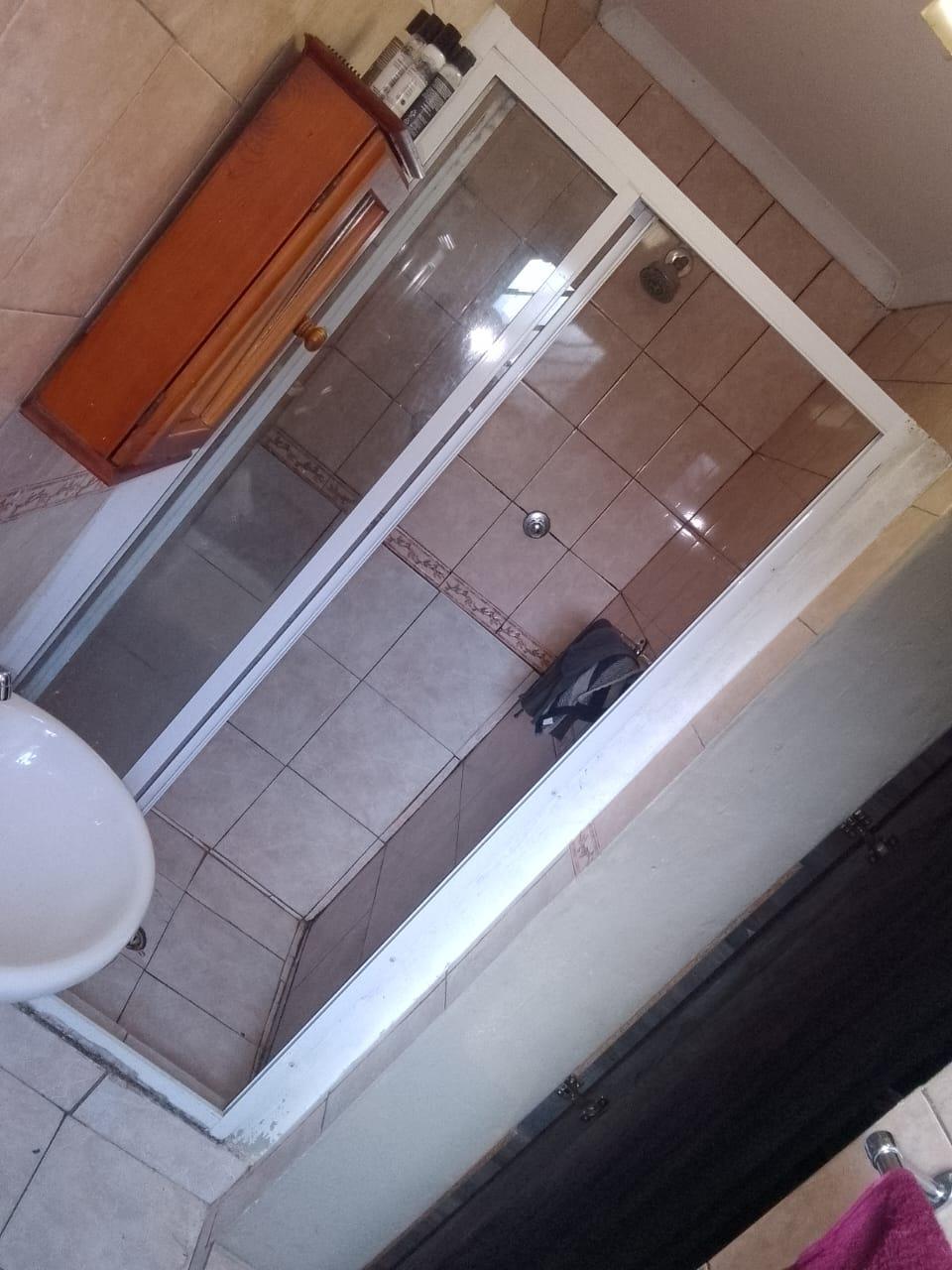 Image 4 of 6