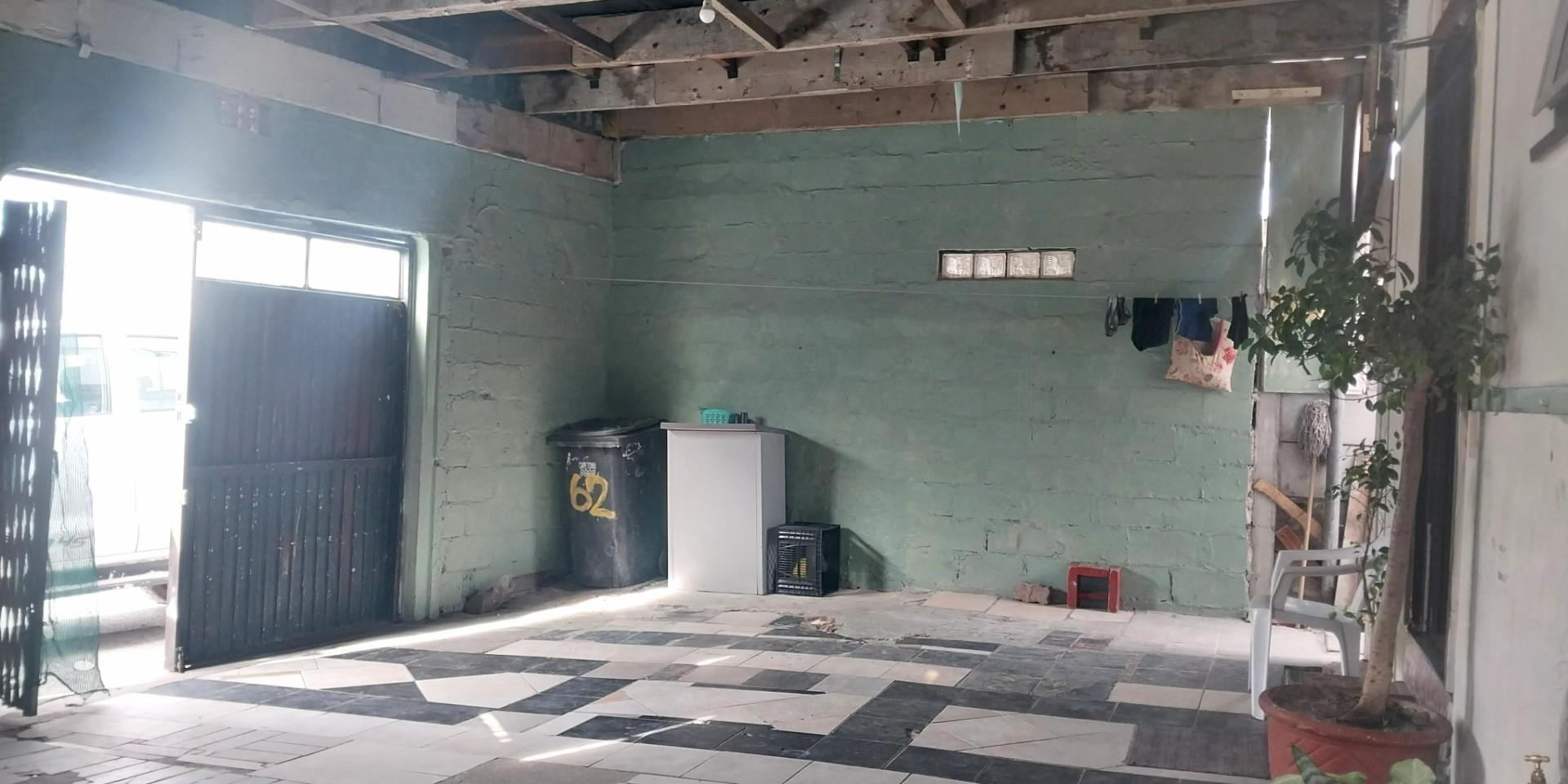 Image 2 of 6