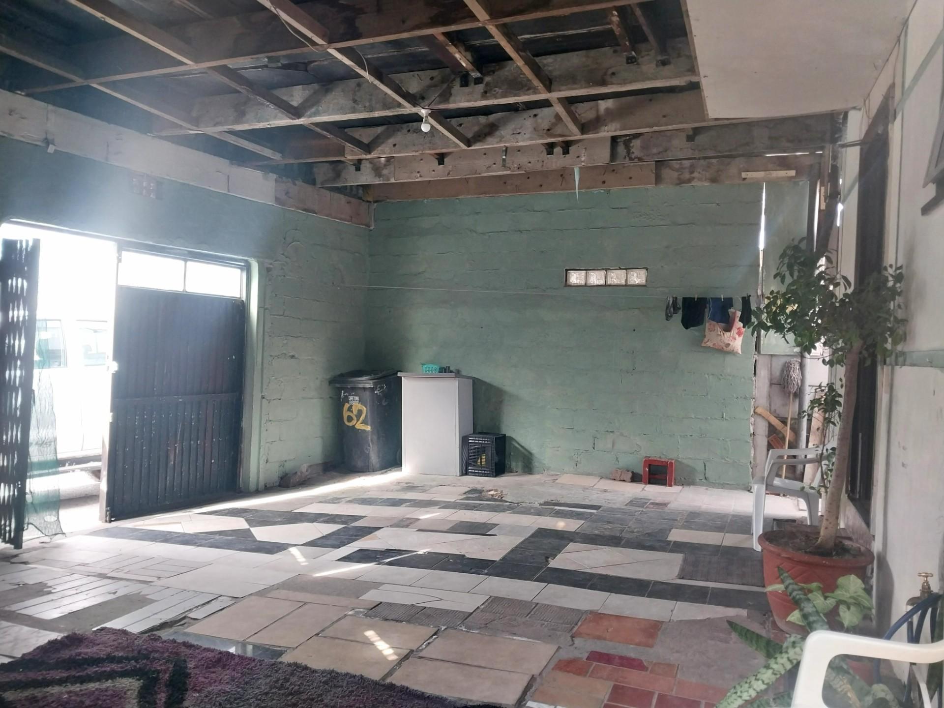 Image 2 of 6