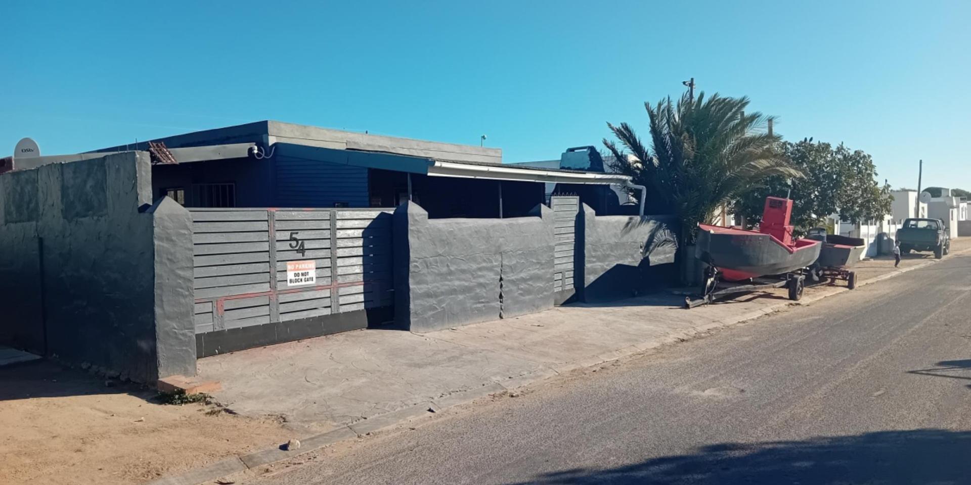 Image 2 of 6