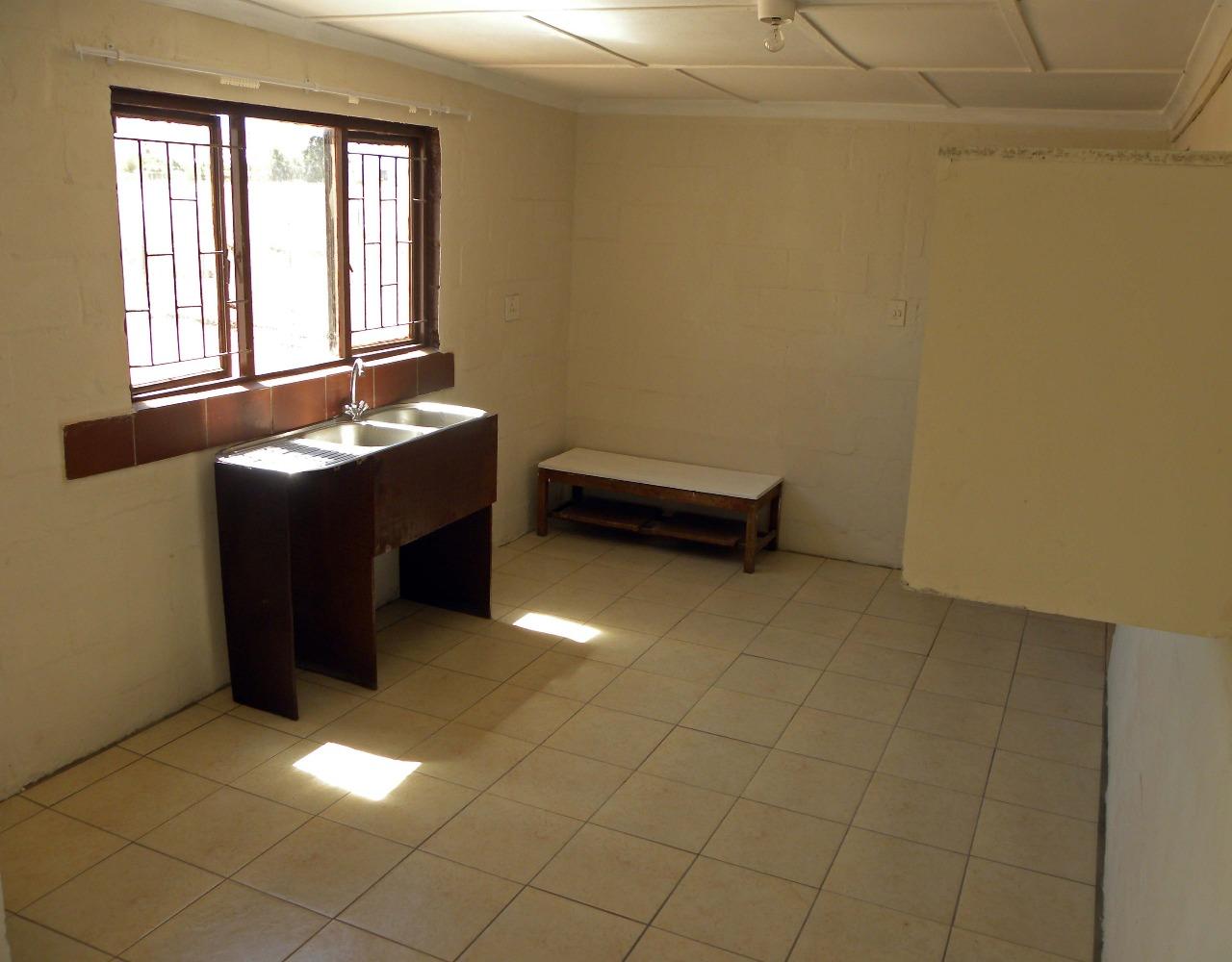 Image 2 of 6