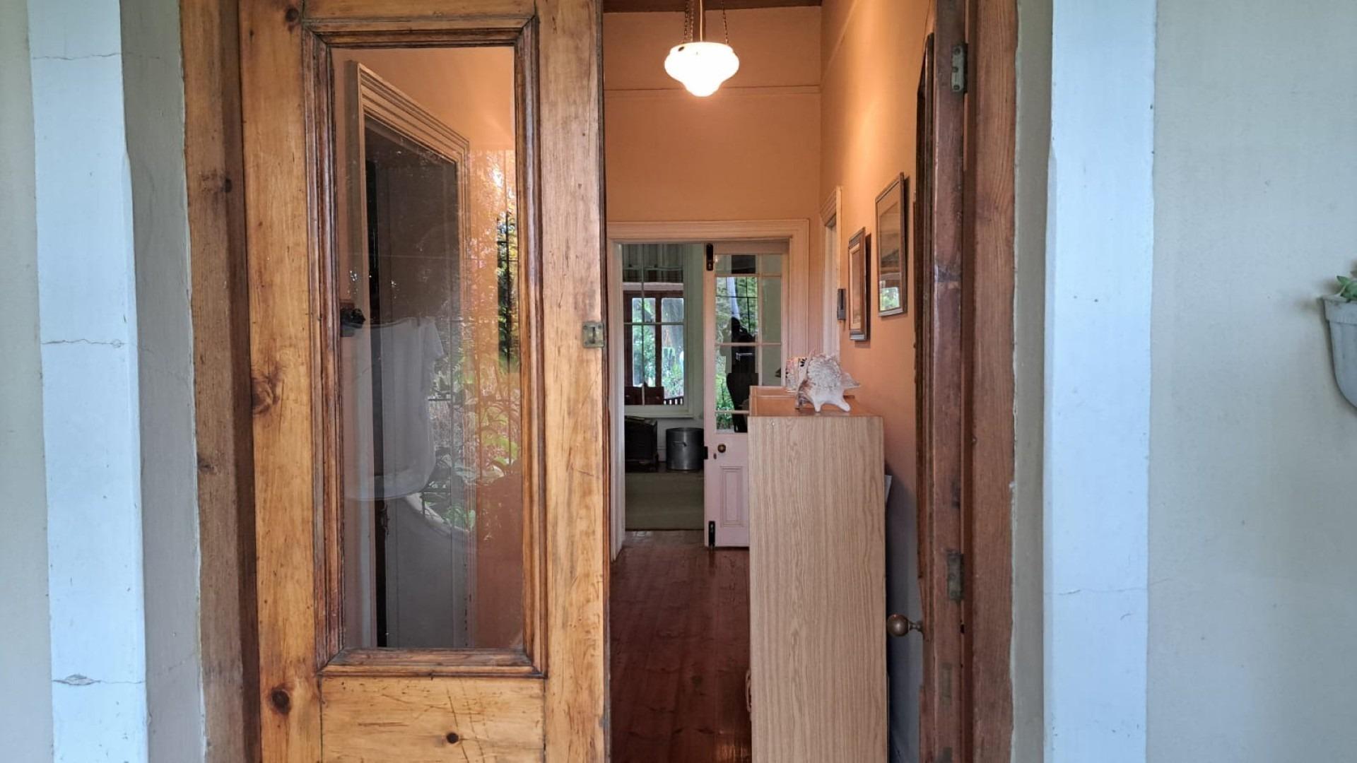 Image 2 of 6