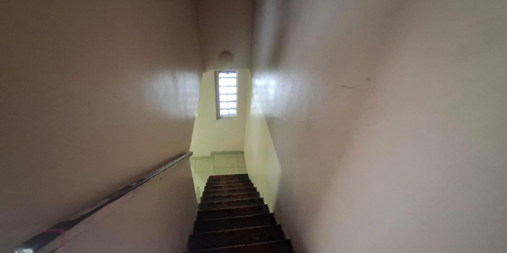 Image 2 of 6