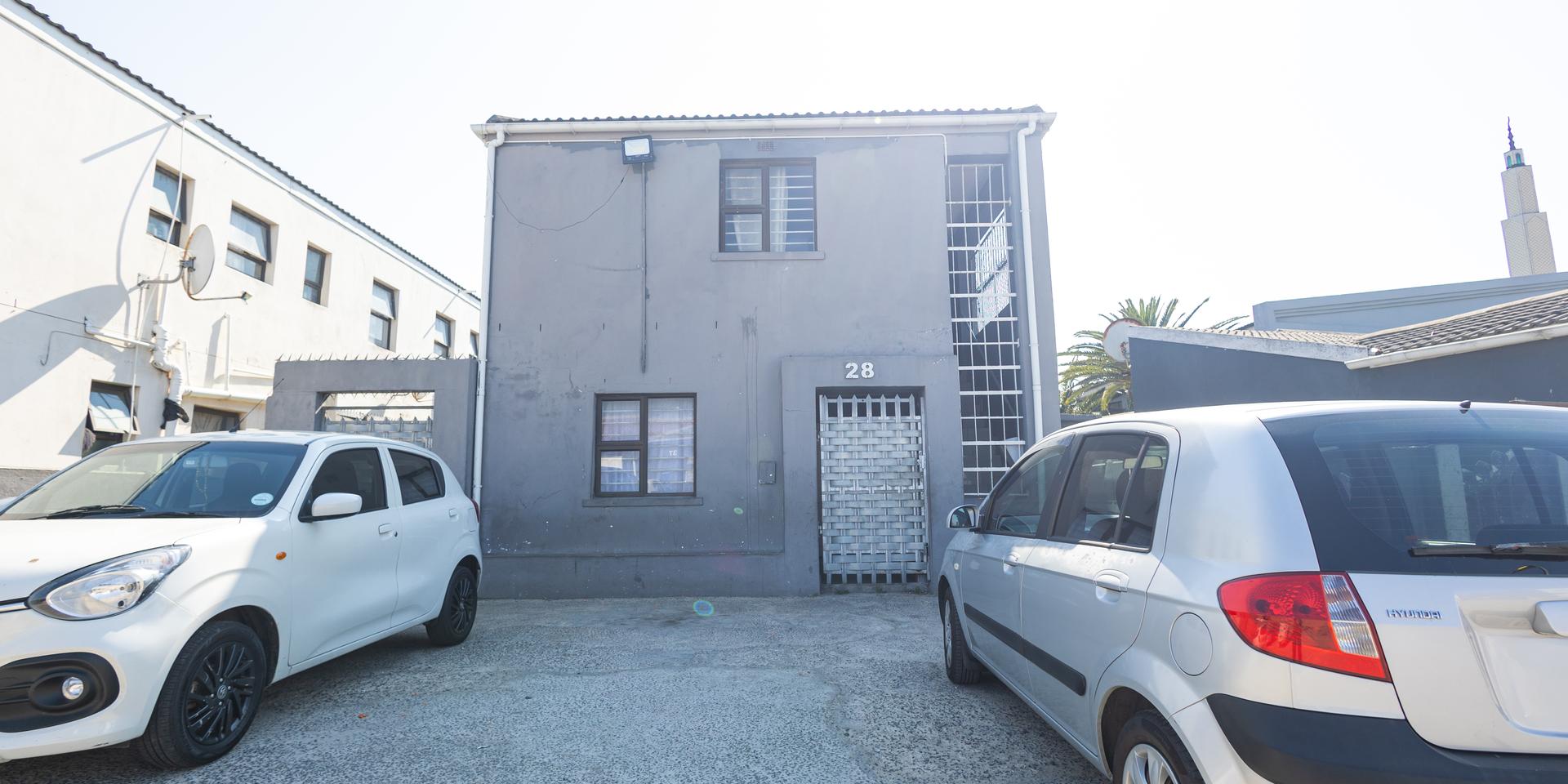 Image 1 of 6