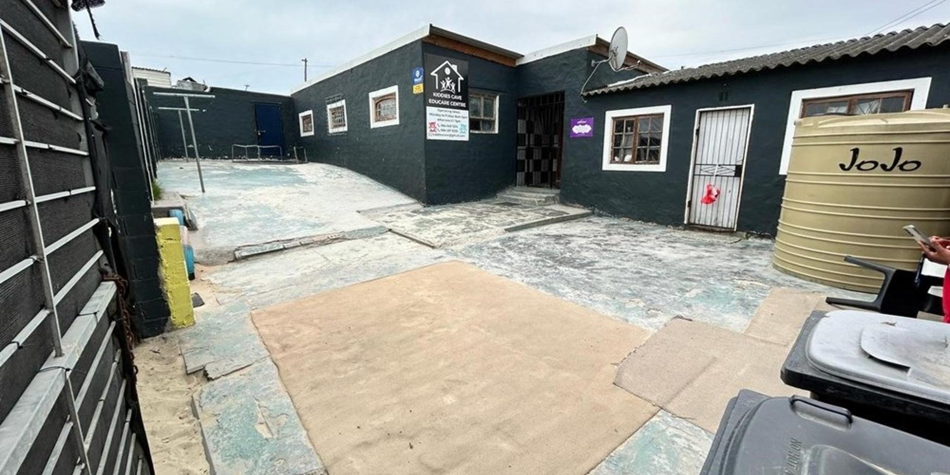 Image 1 of 6