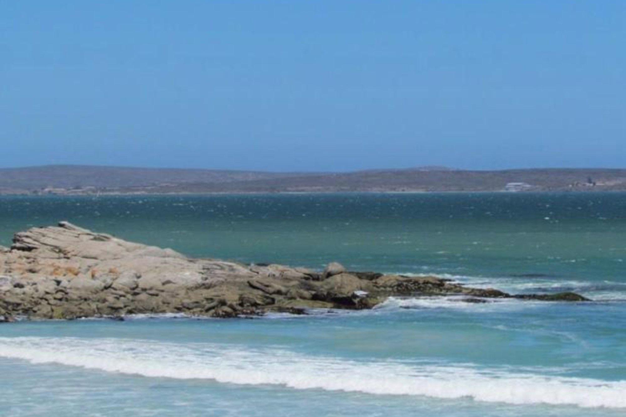 Image 2 of 6