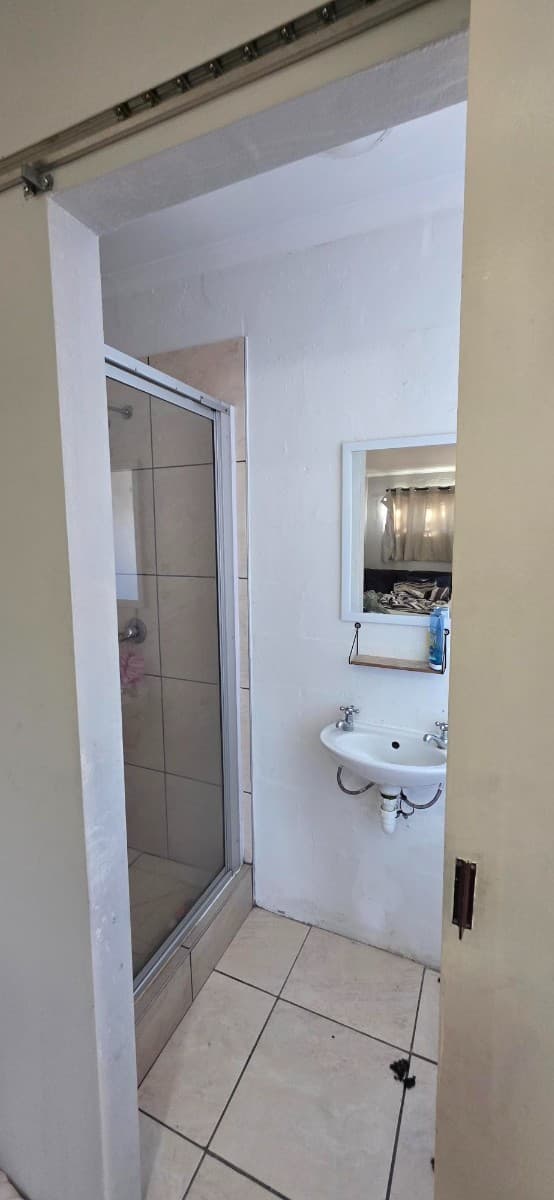 Image 5 of 6