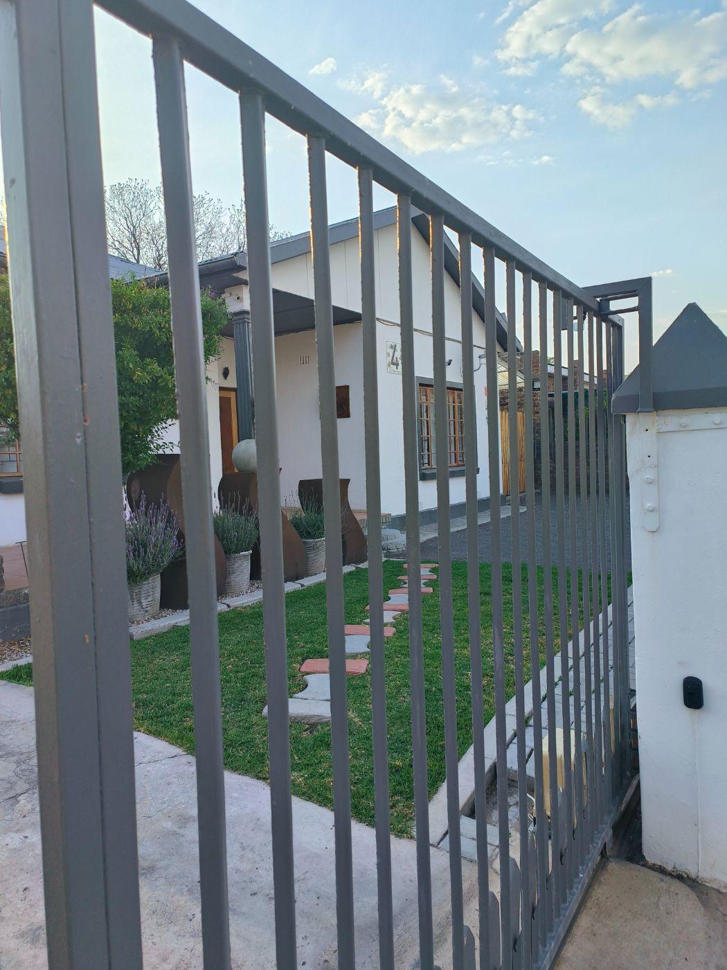Image 2 of 6