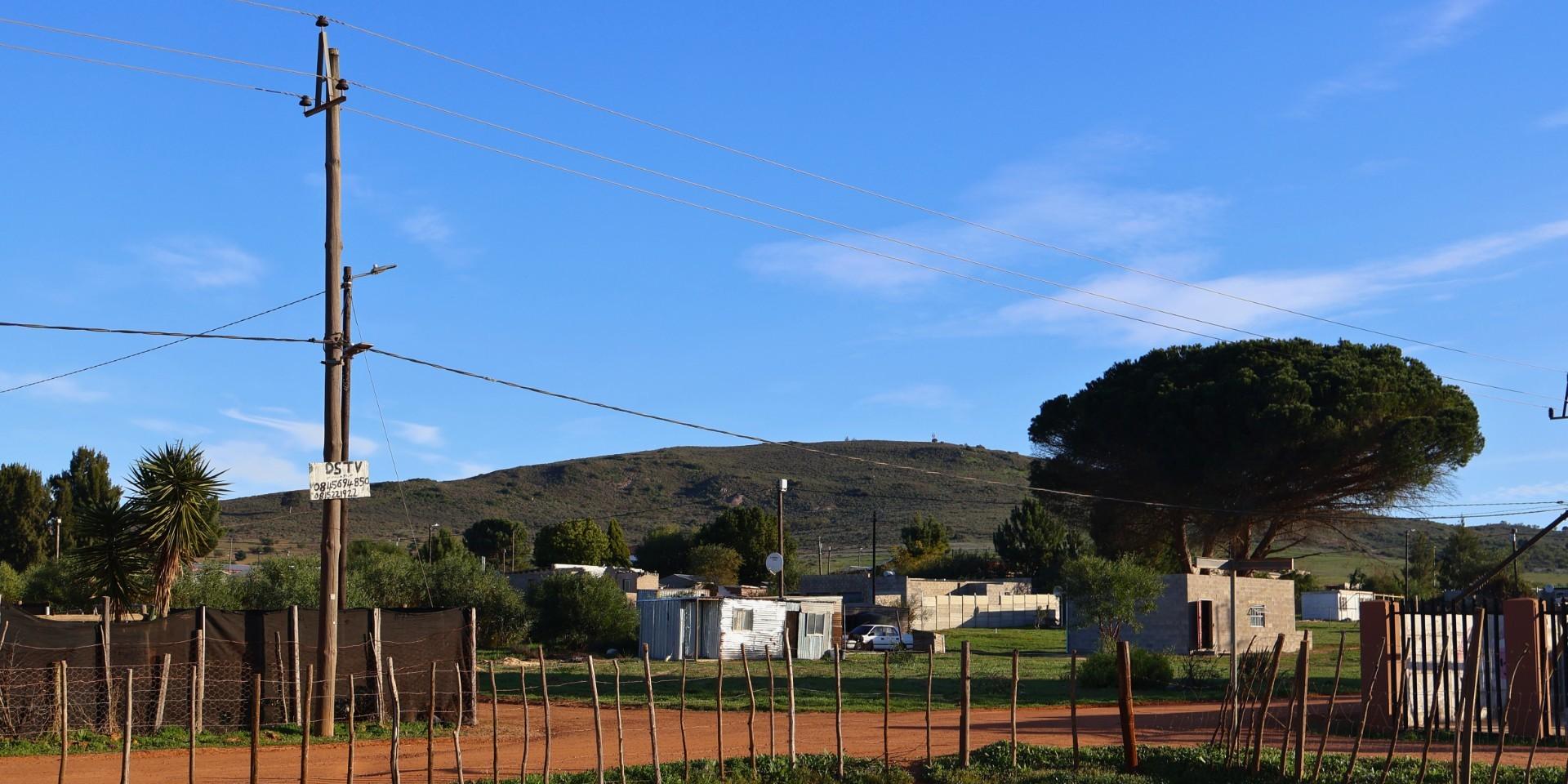 Image 2 of 6