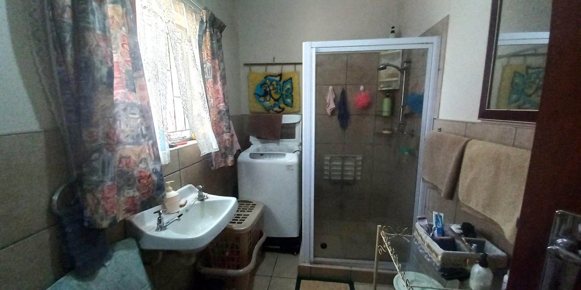 Image 3 of 6