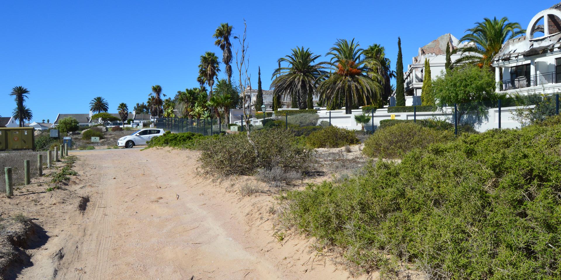 Image 4 of 6