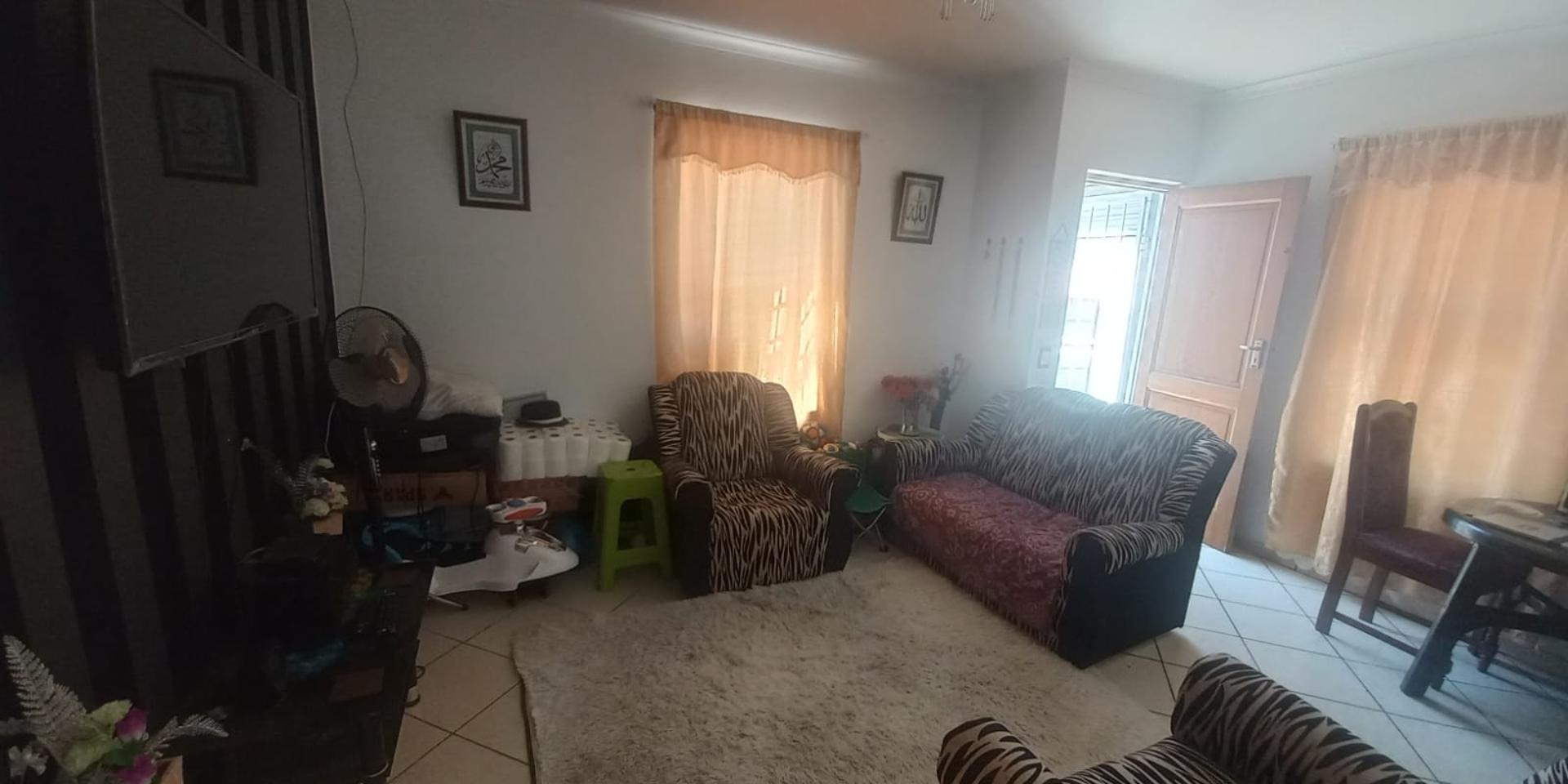 Image 3 of 6