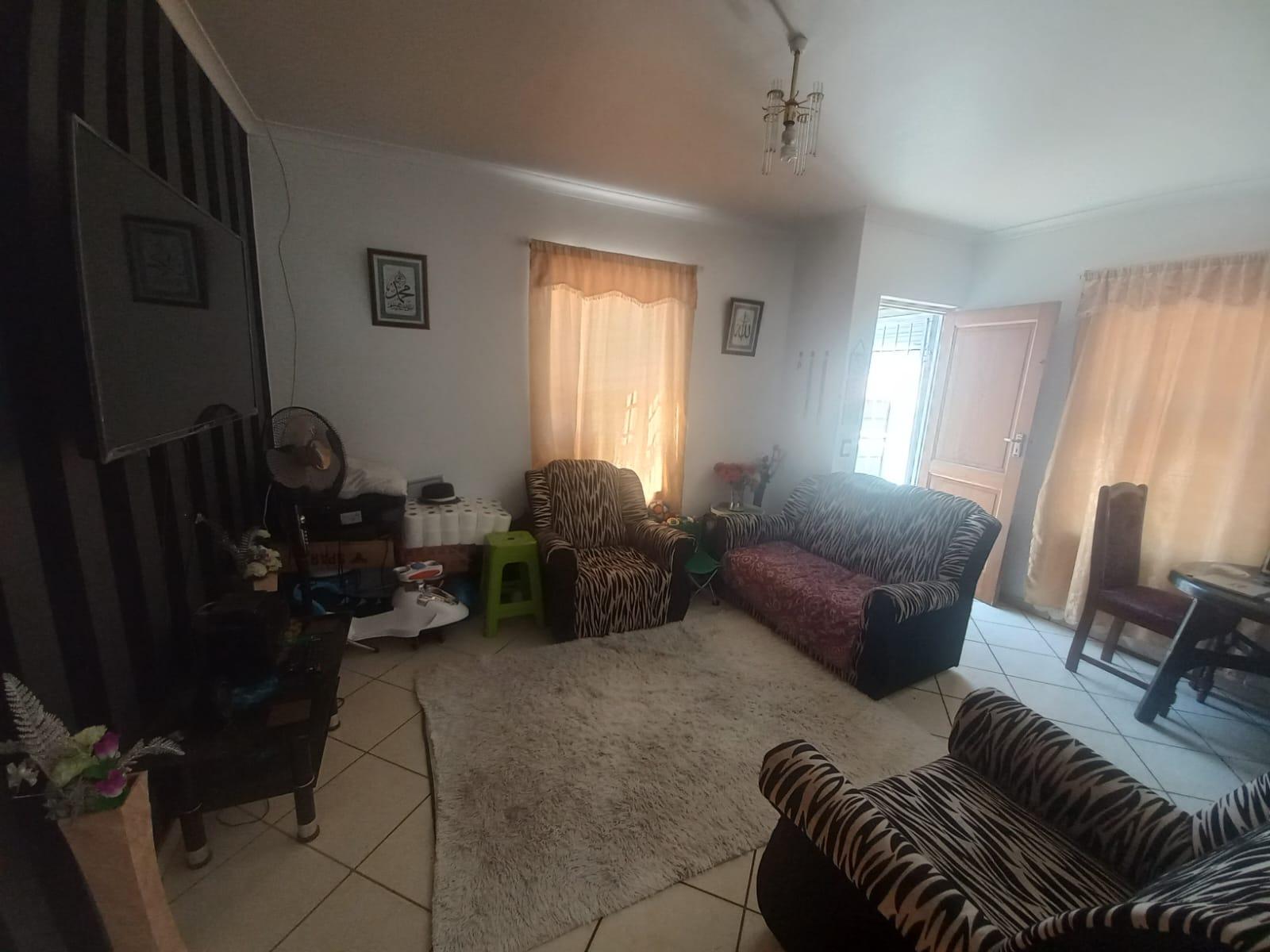Image 3 of 6