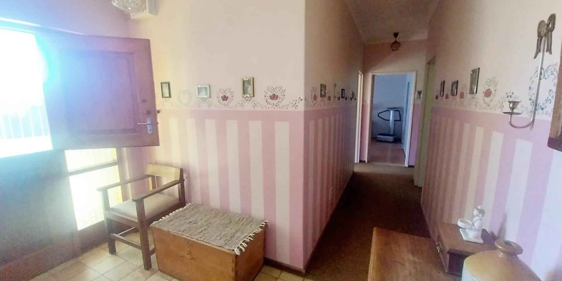 Image 3 of 6