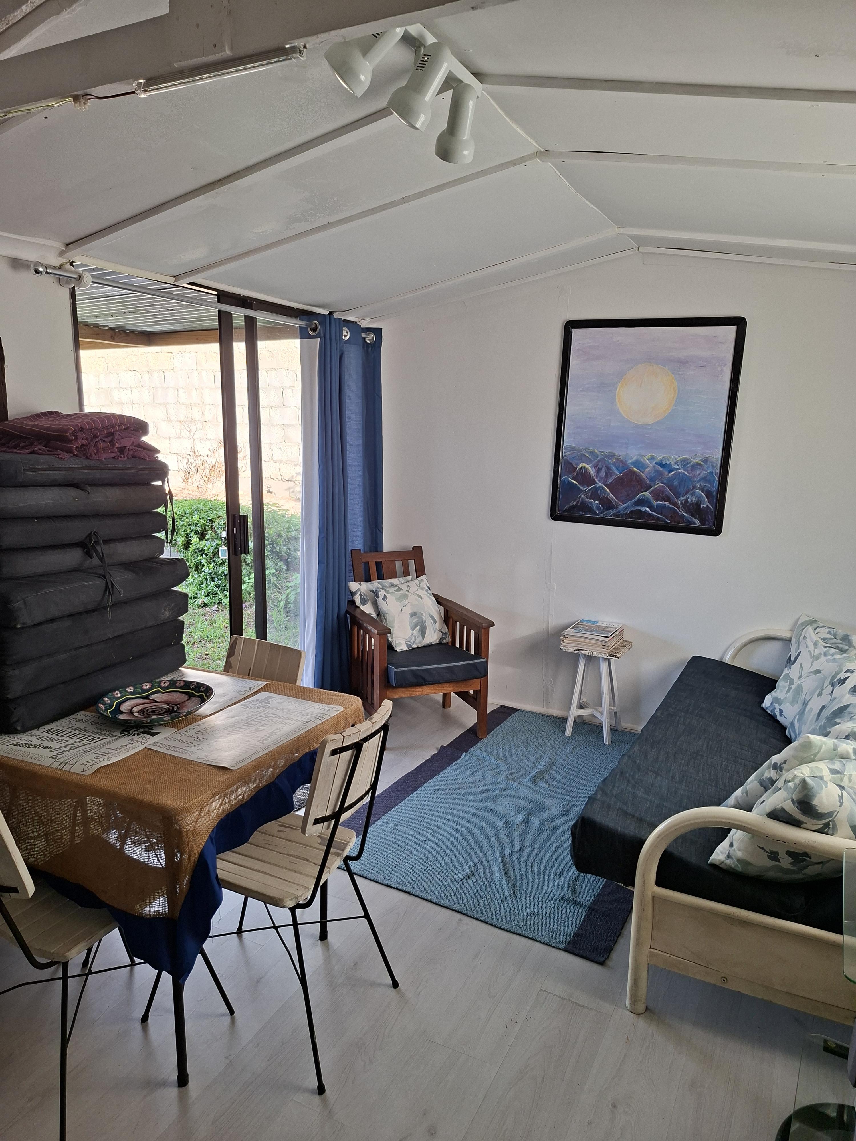 Image 4 of 6