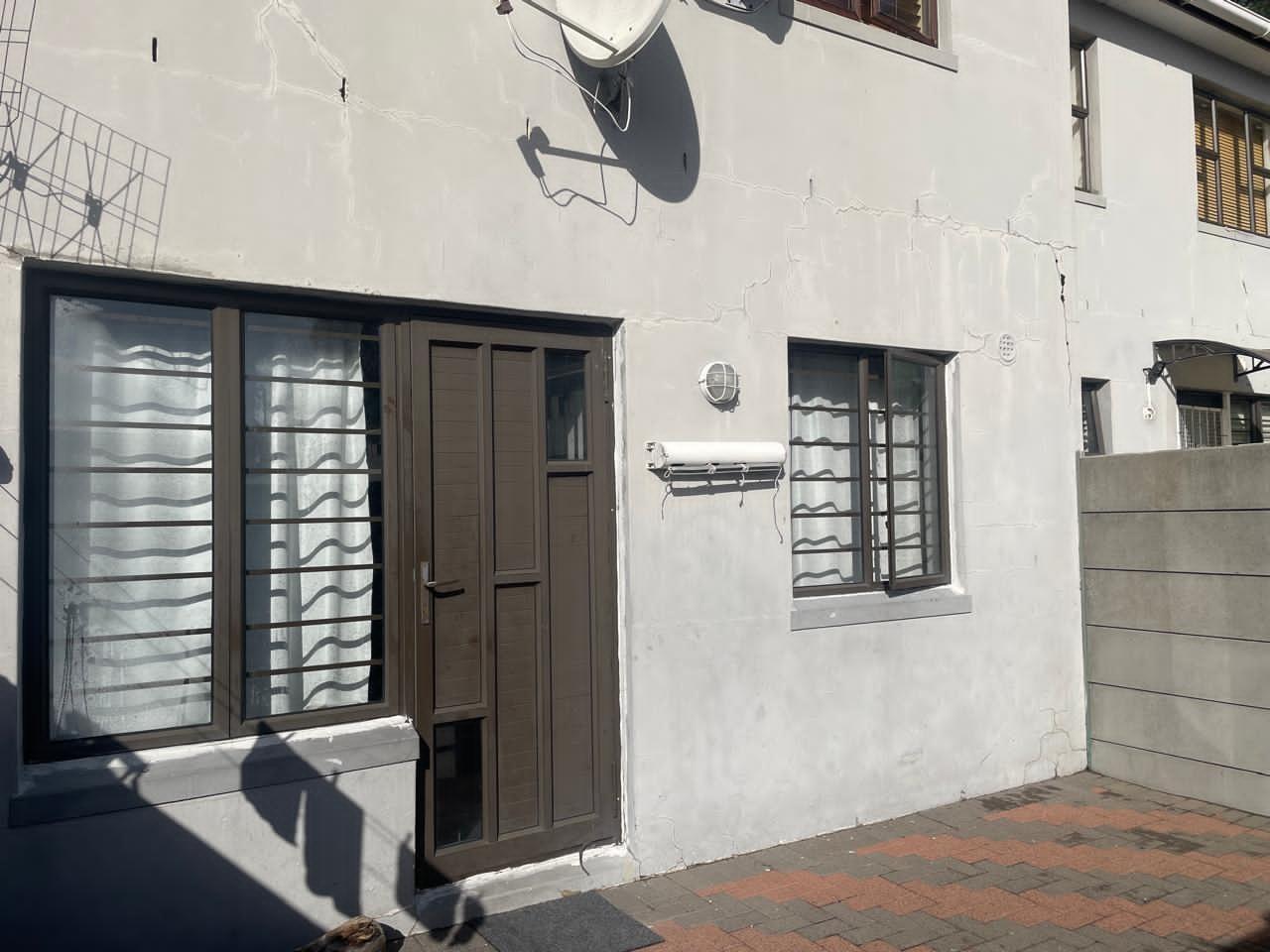 Image 2 of 6
