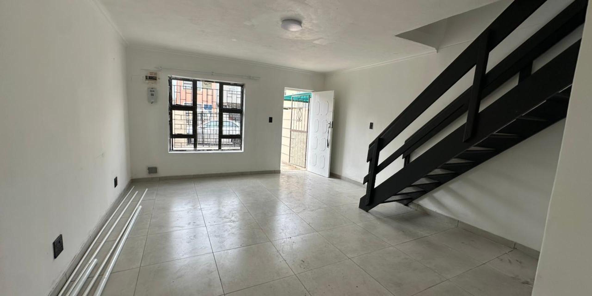 Image 2 of 6