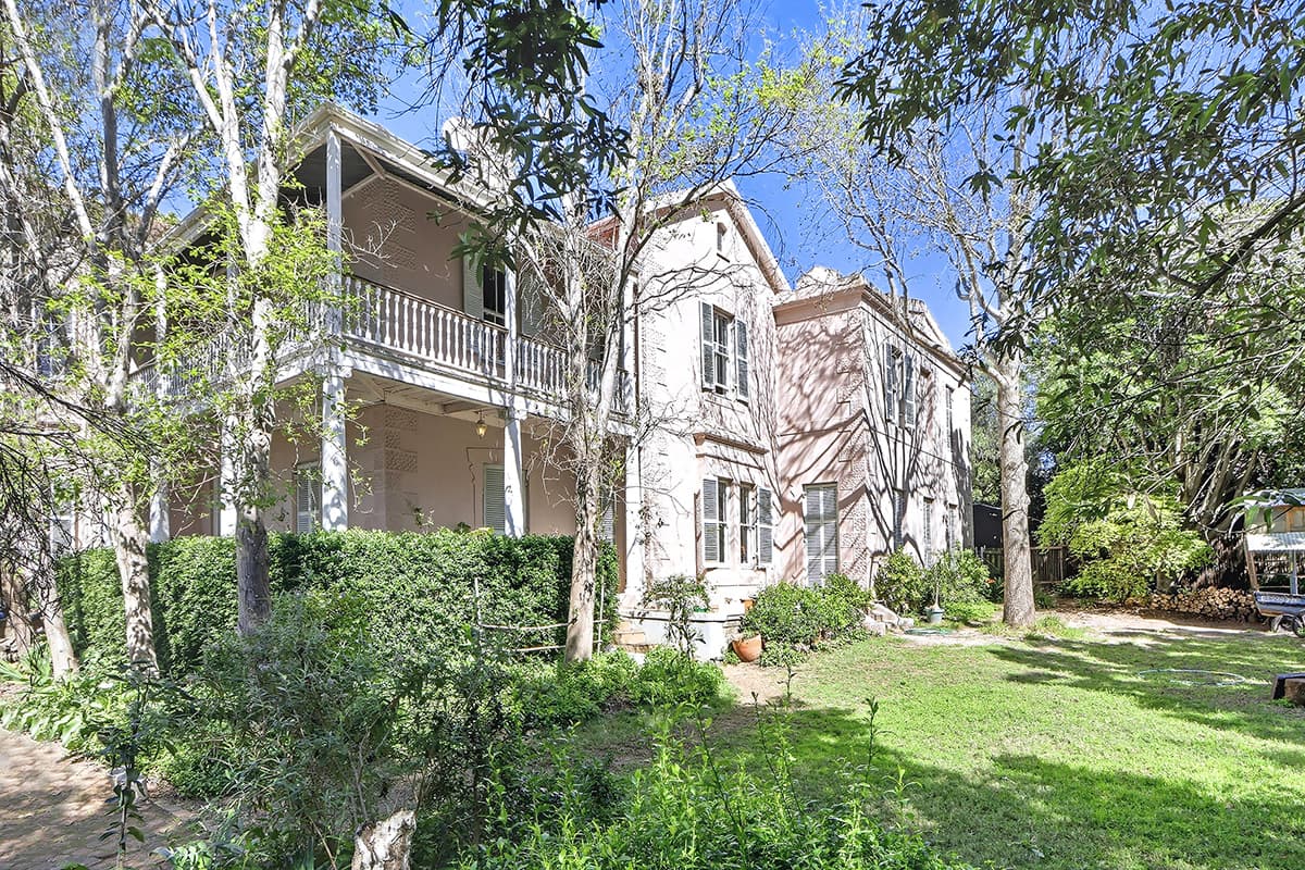 Image 4 of 6