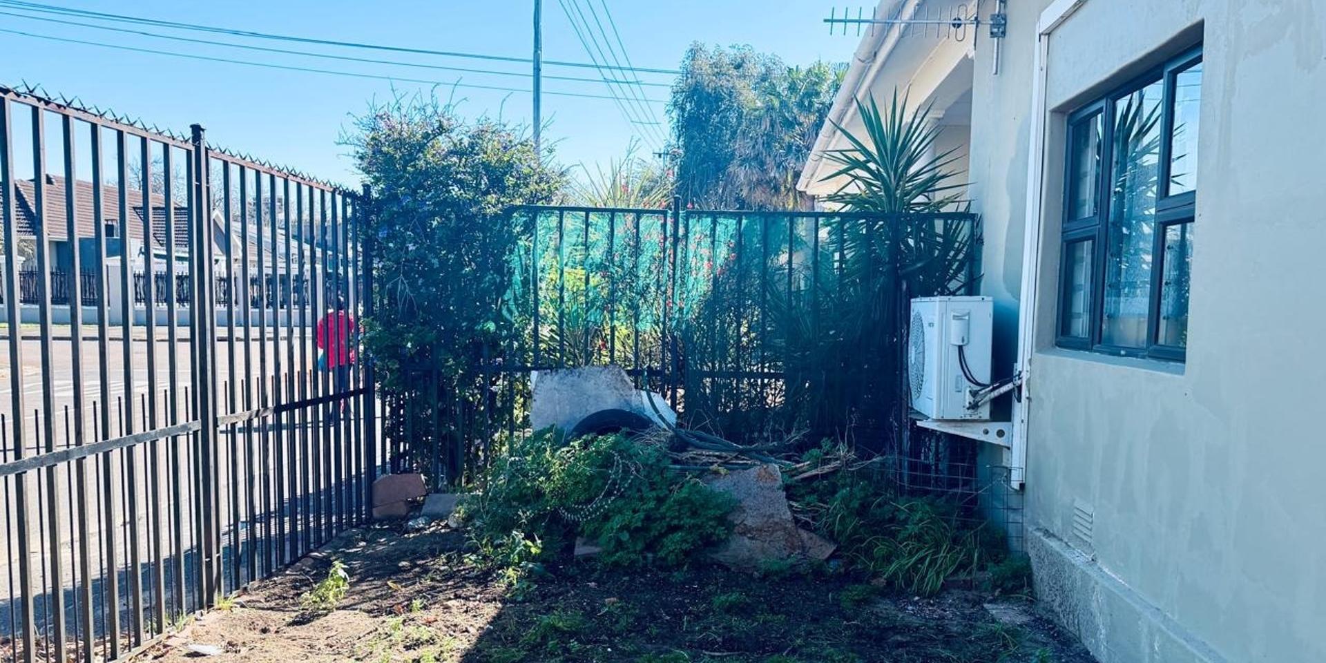 Image 1 of 6