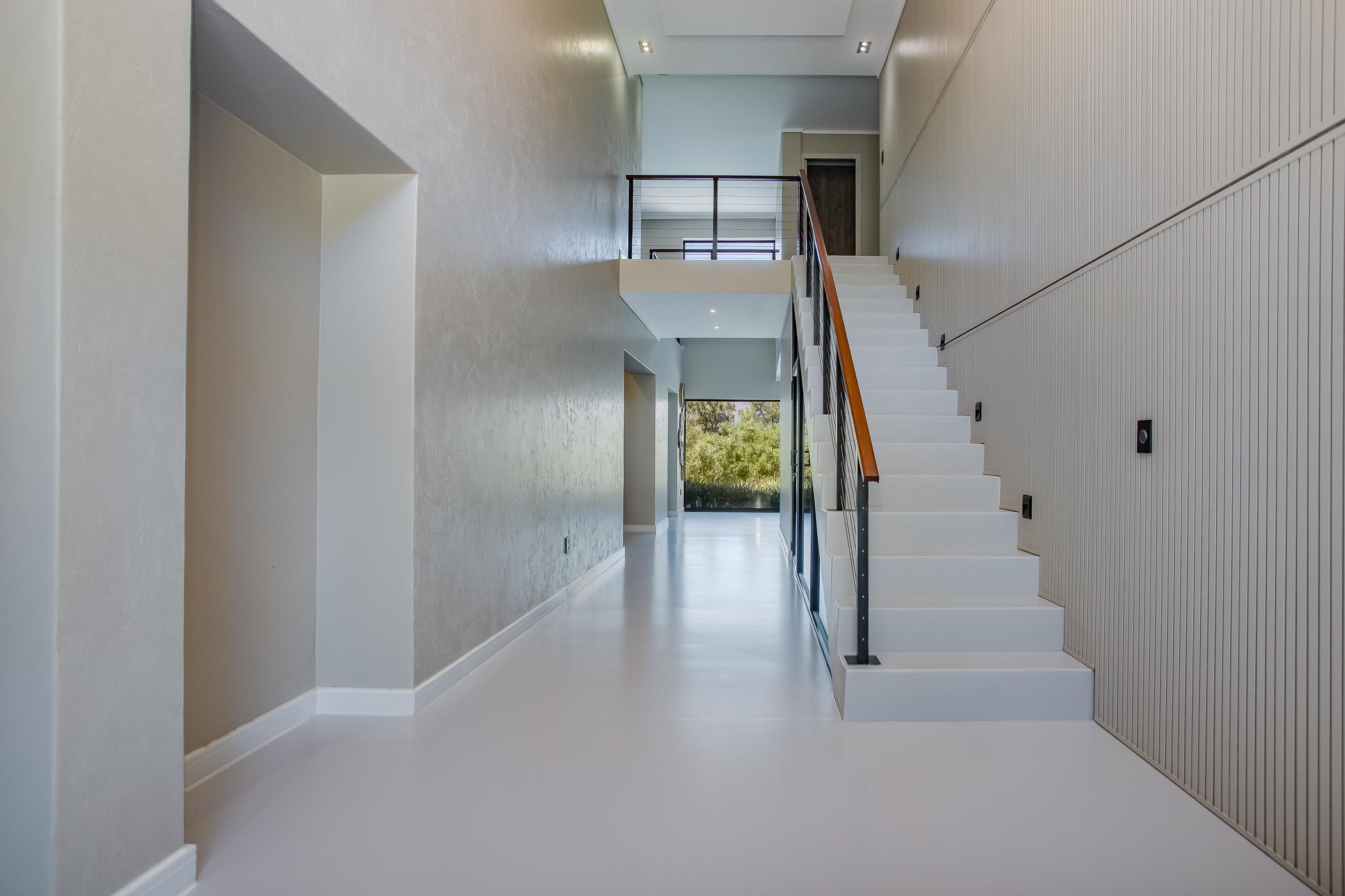 Image 4 of 6