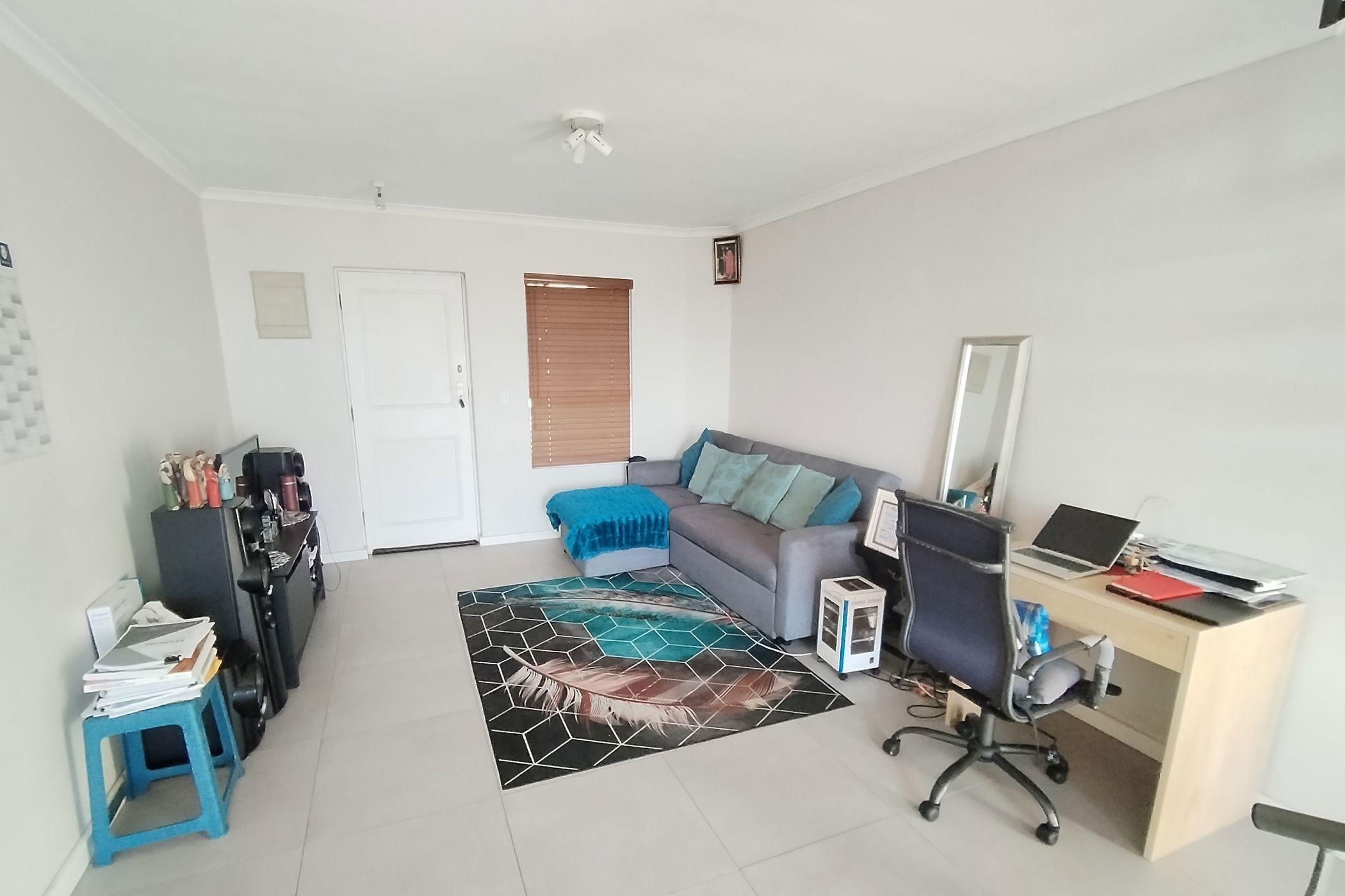 Image 4 of 6