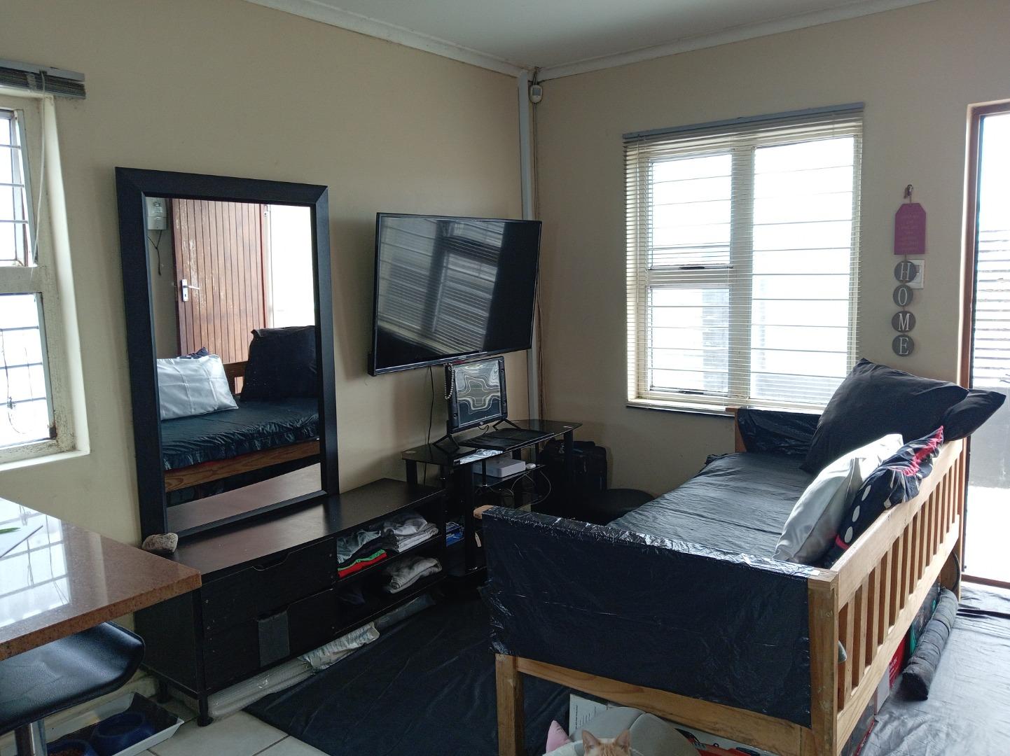 Image 4 of 6