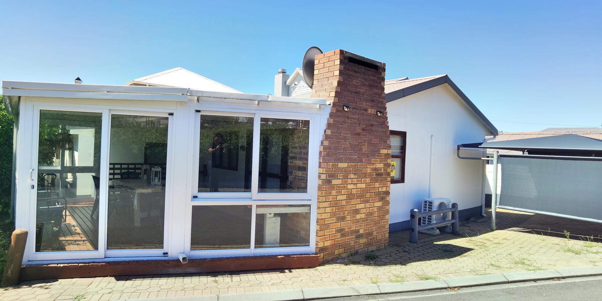 Image 2 of 6