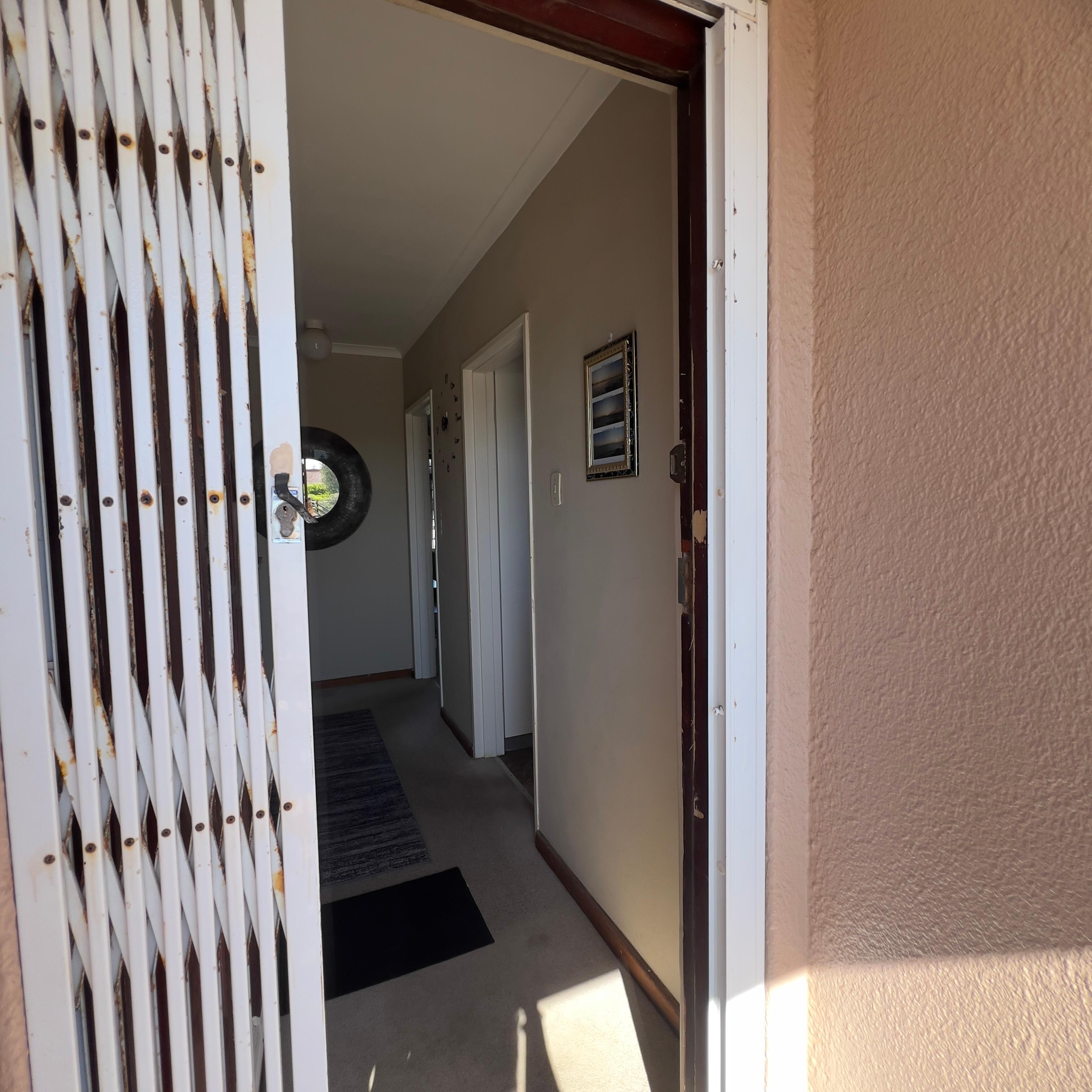 Image 4 of 6