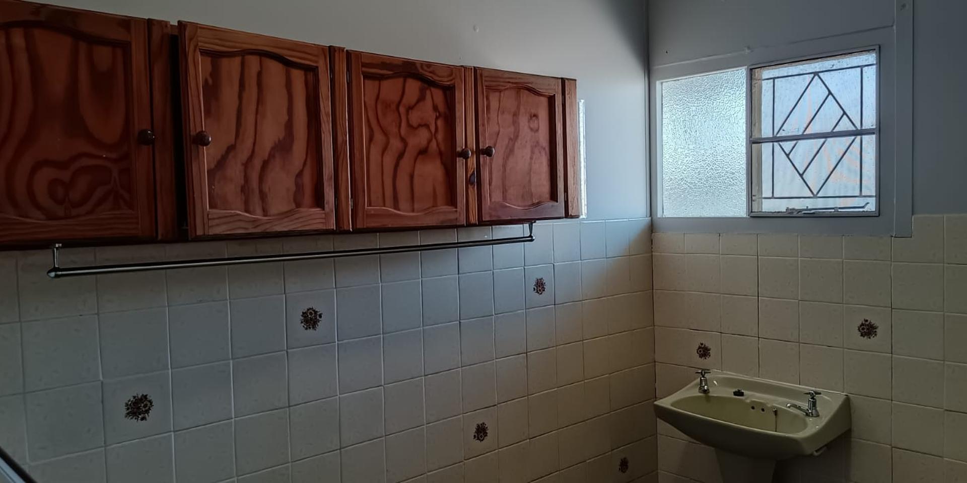 Image 3 of 6