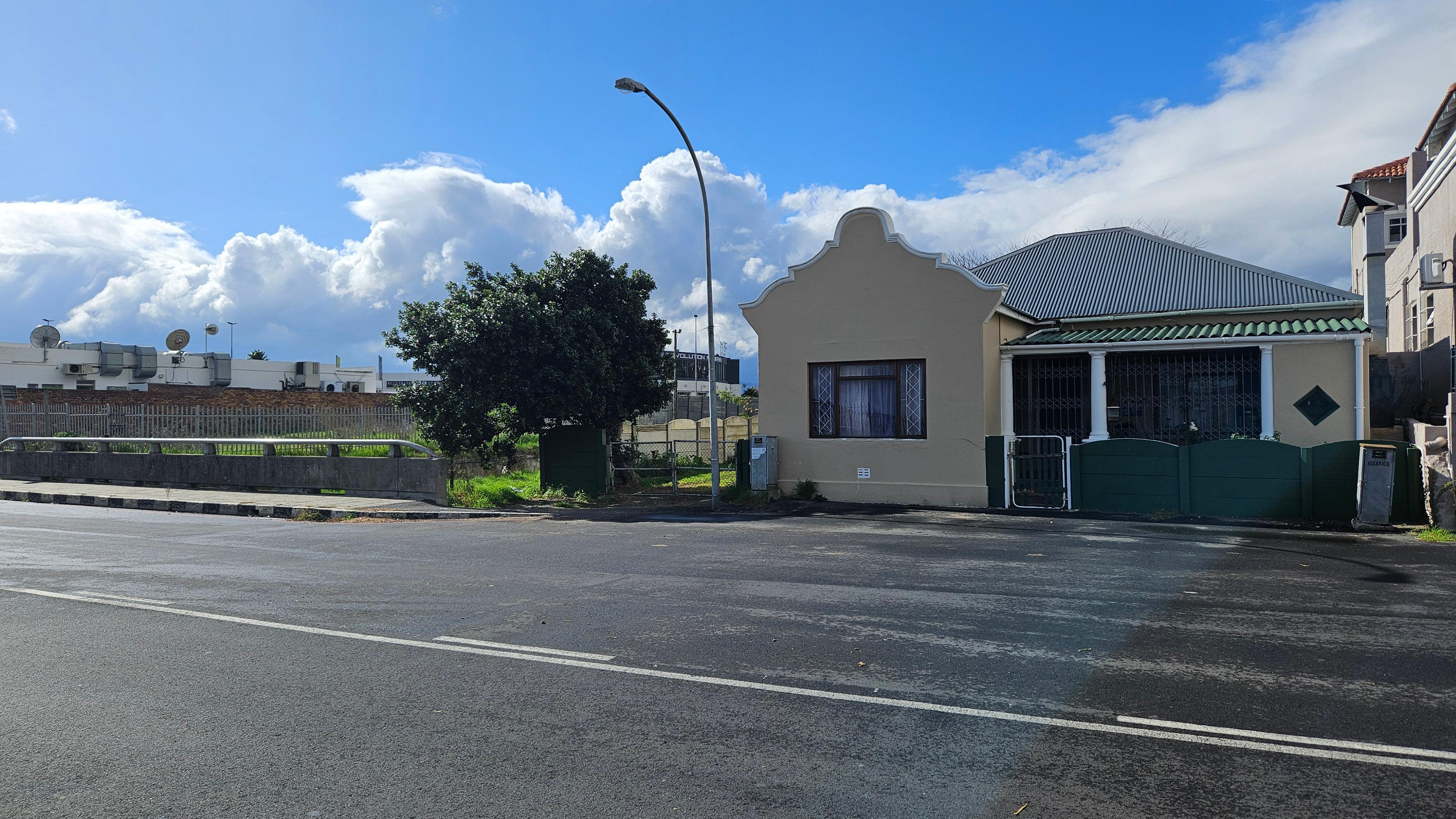 Image 4 of 6