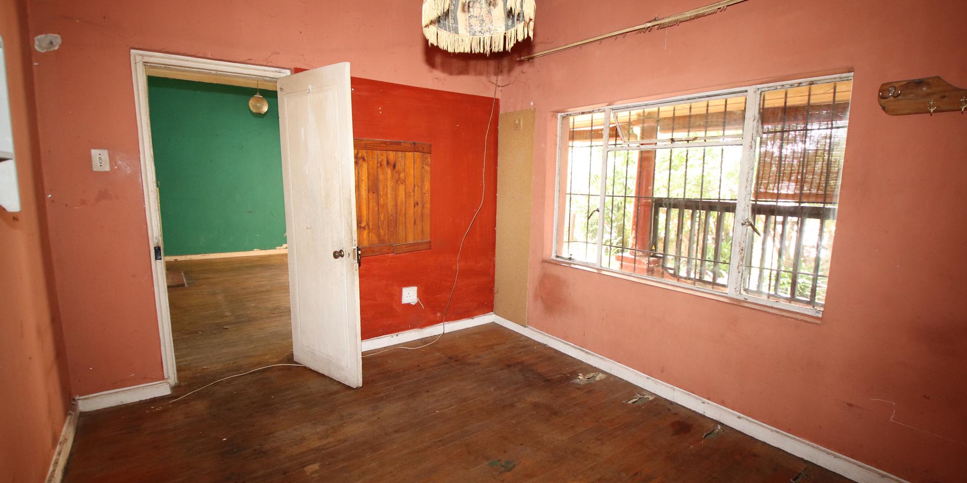 Image 1 of 6