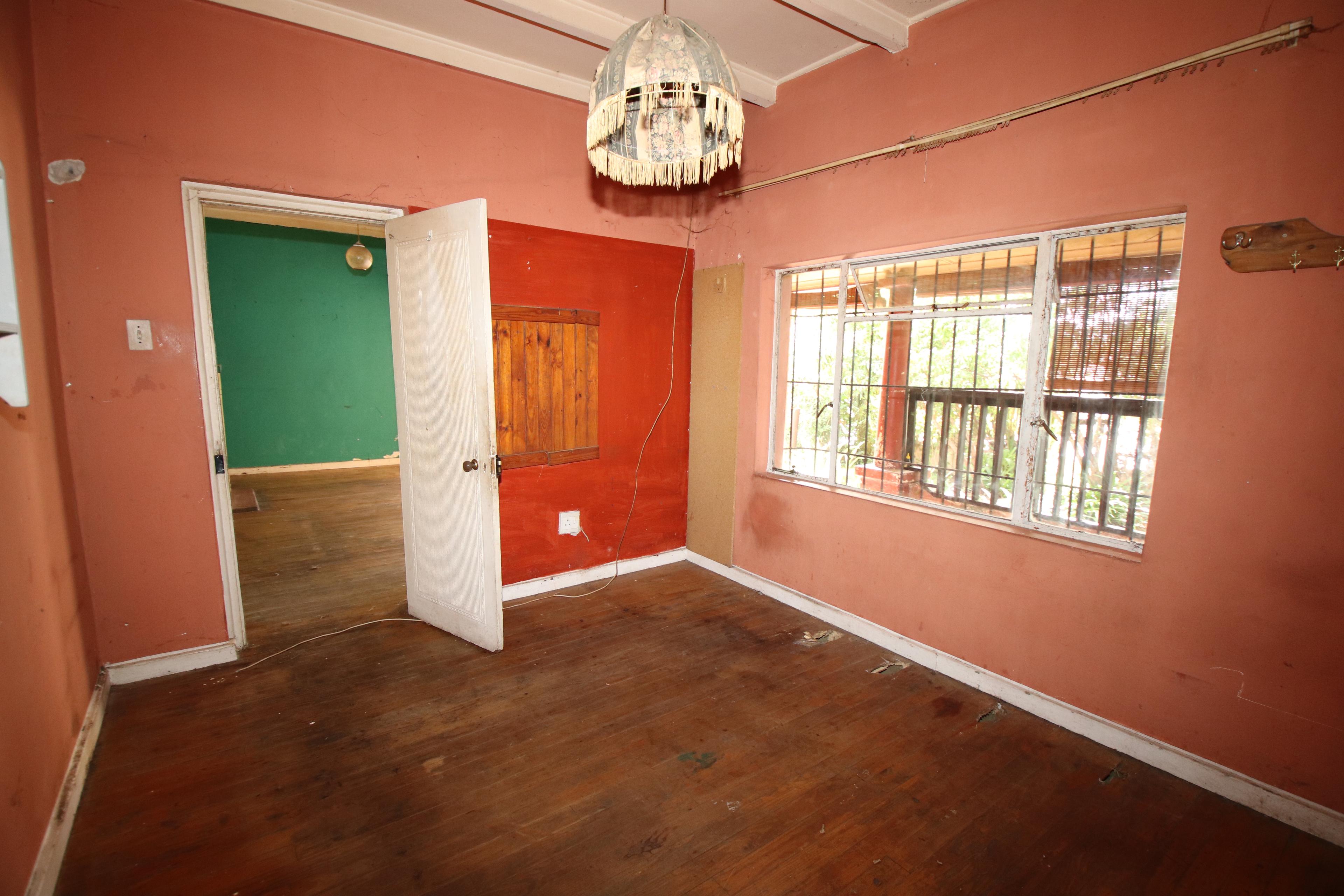 Image 1 of 6