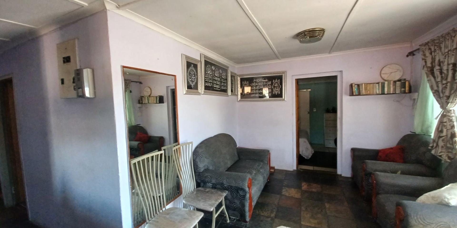 Image 2 of 6