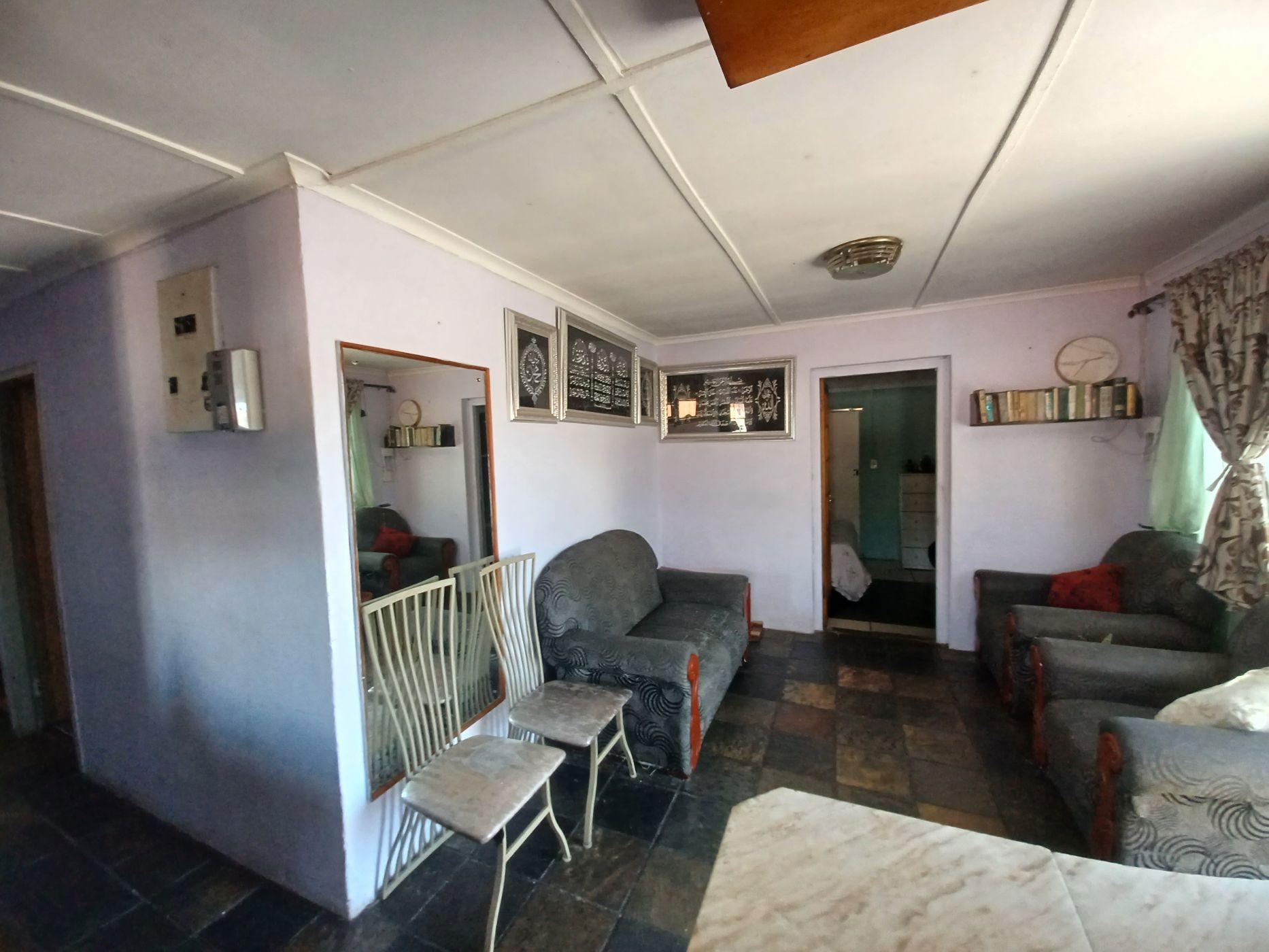 Image 2 of 6