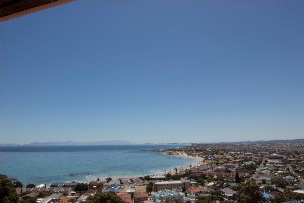 Image 3 of 6