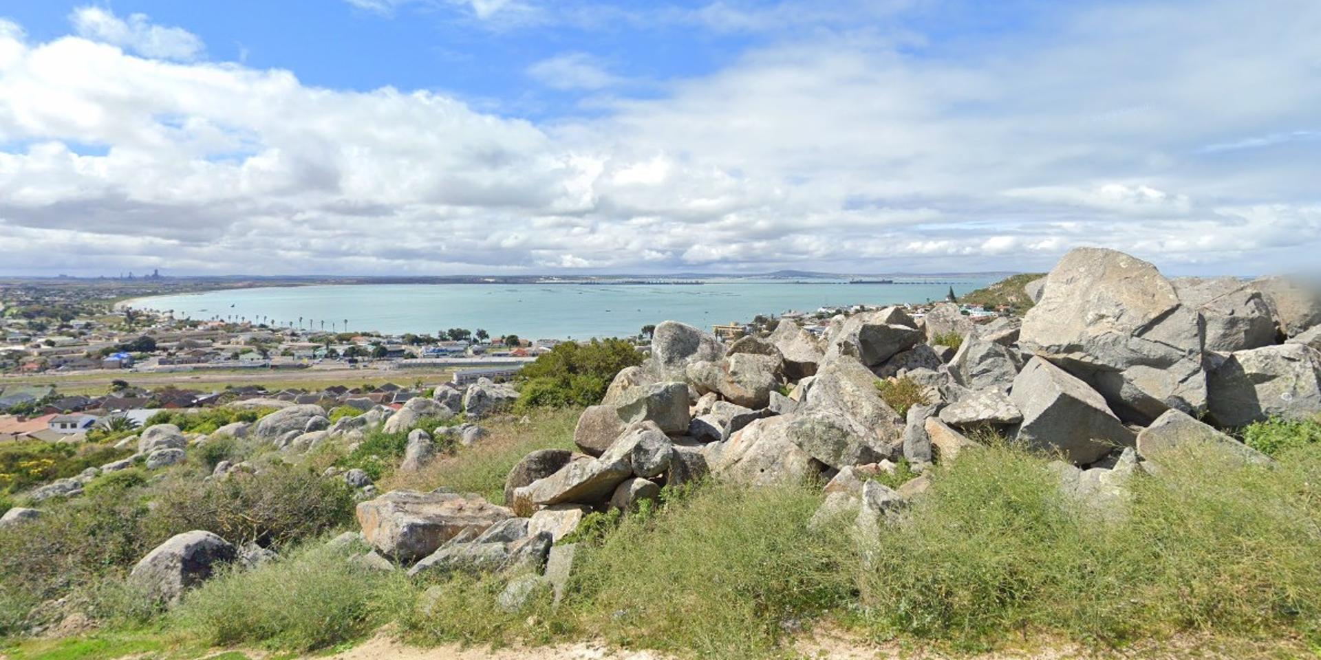 Image 4 of 6