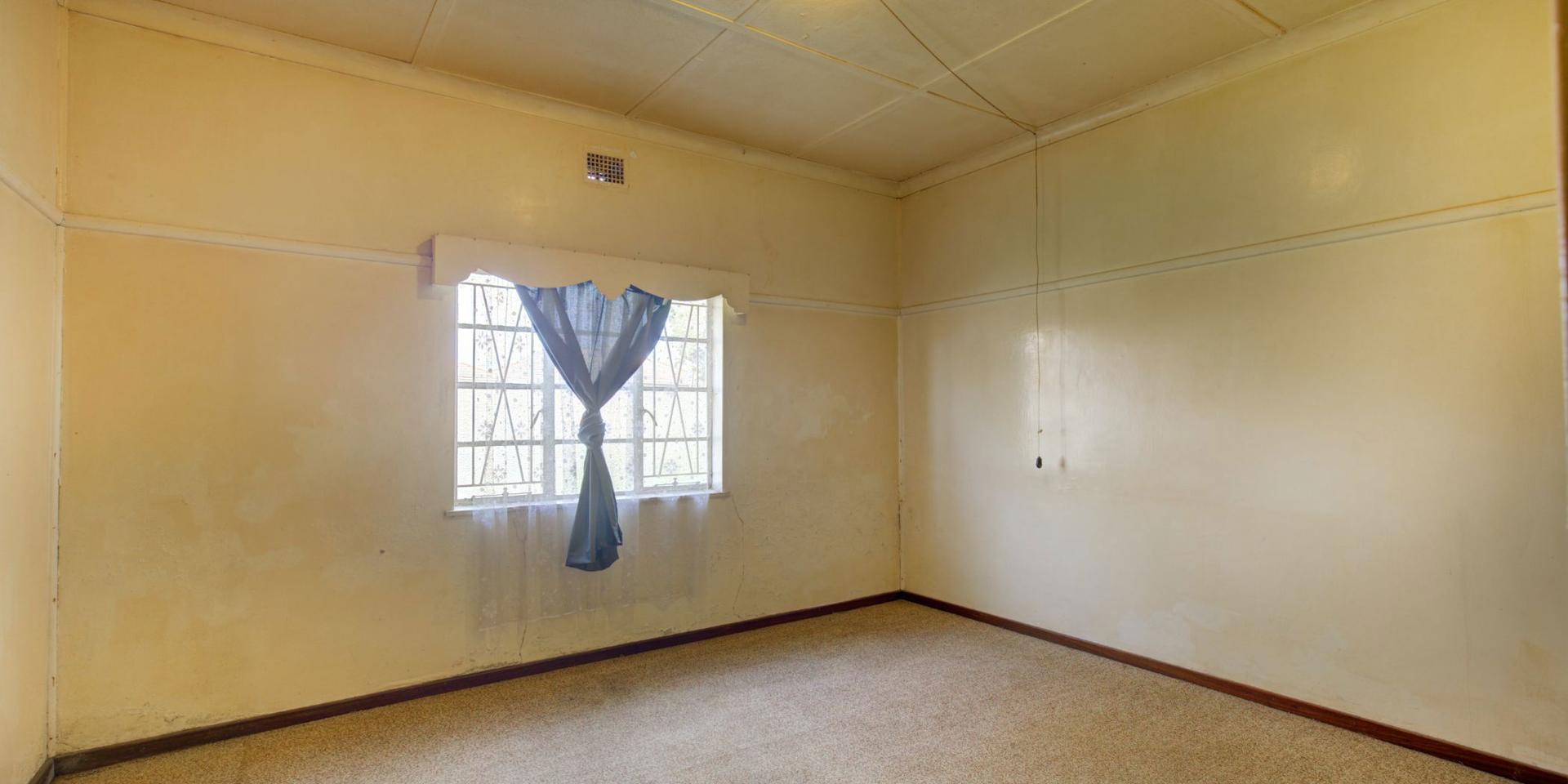 Image 4 of 6