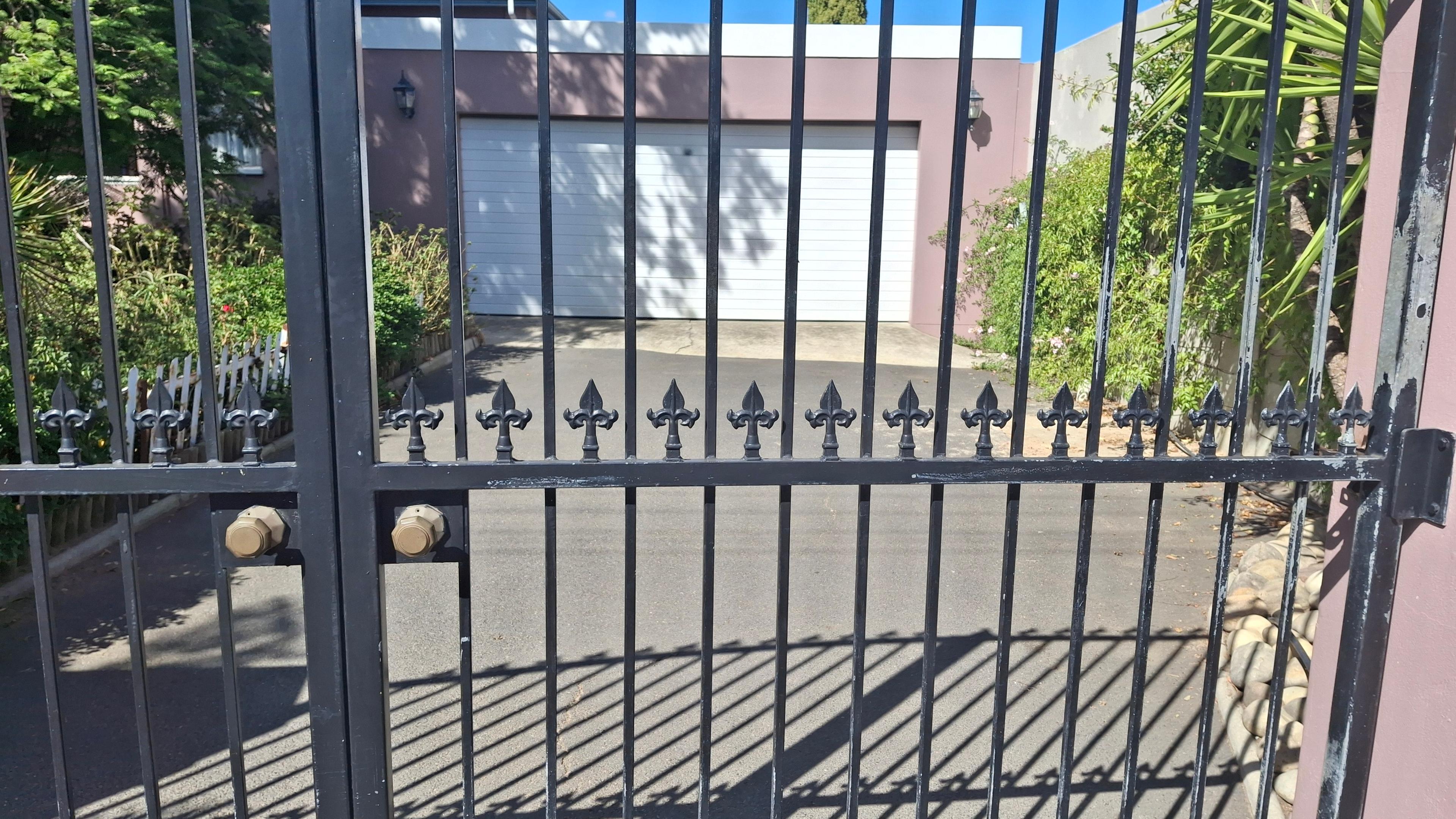 Image 2 of 6
