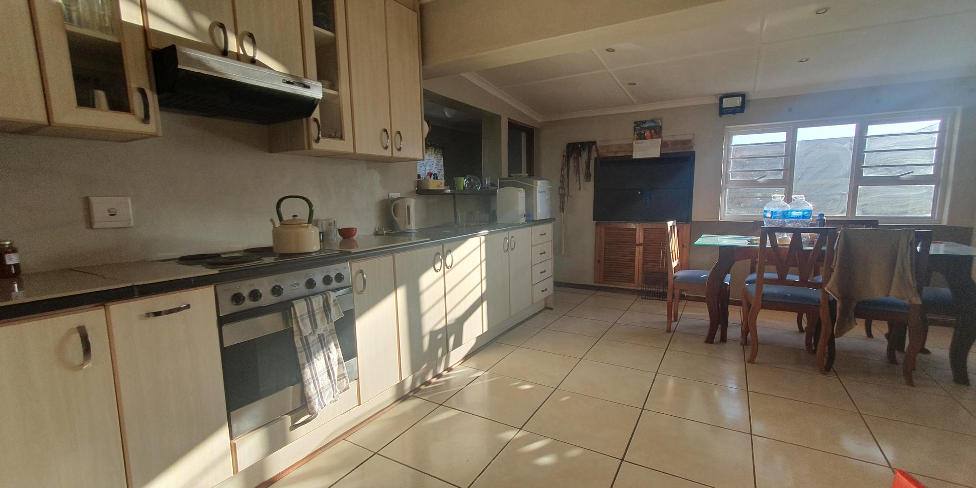 Image 2 of 6