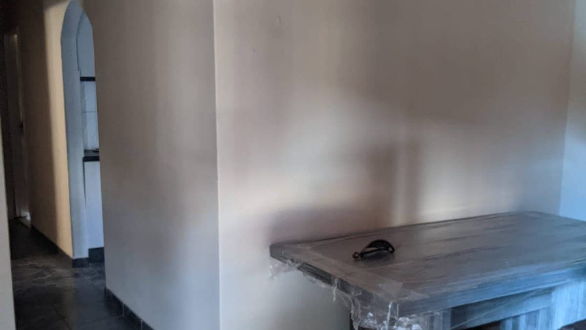 Image 3 of 6