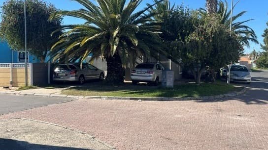 Image 4 of 6